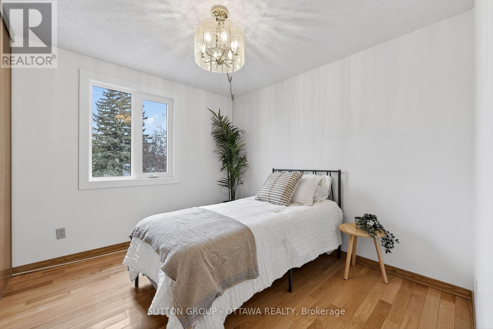 1595 Schouten Drive, Ottawa, Ontario  K1E 2H9 - Photo 22 - X12962696