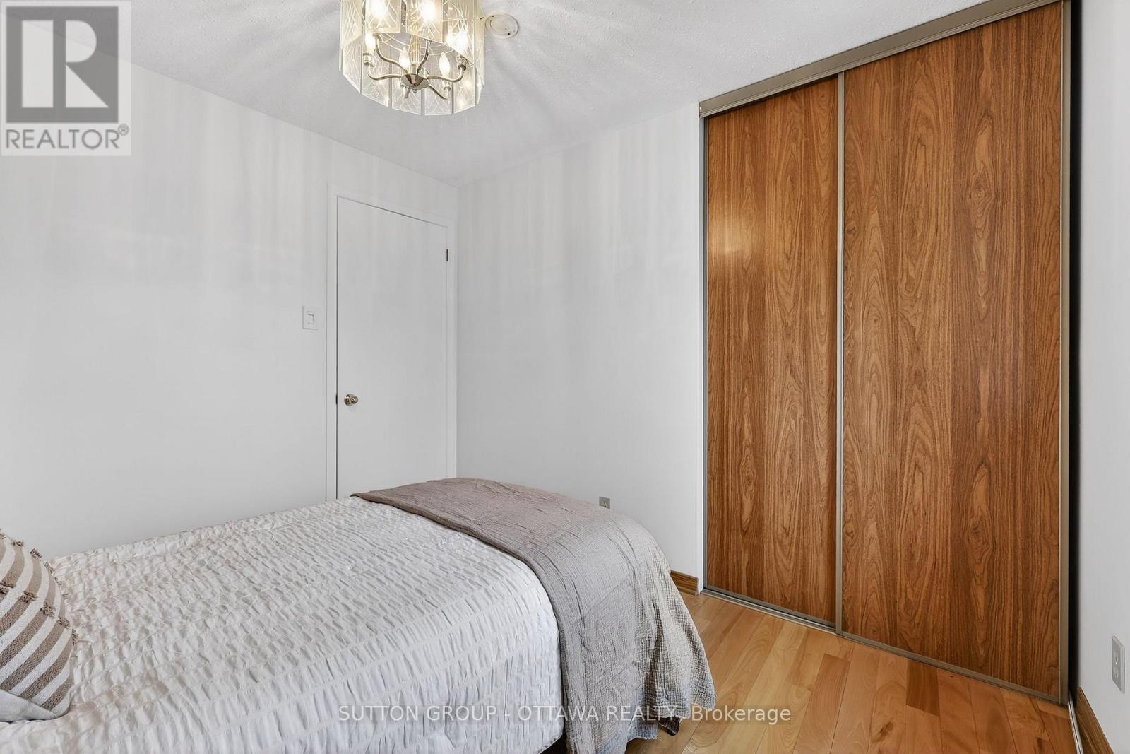 1595 Schouten Drive, Ottawa, Ontario  K1E 2H9 - Photo 23 - X12962696