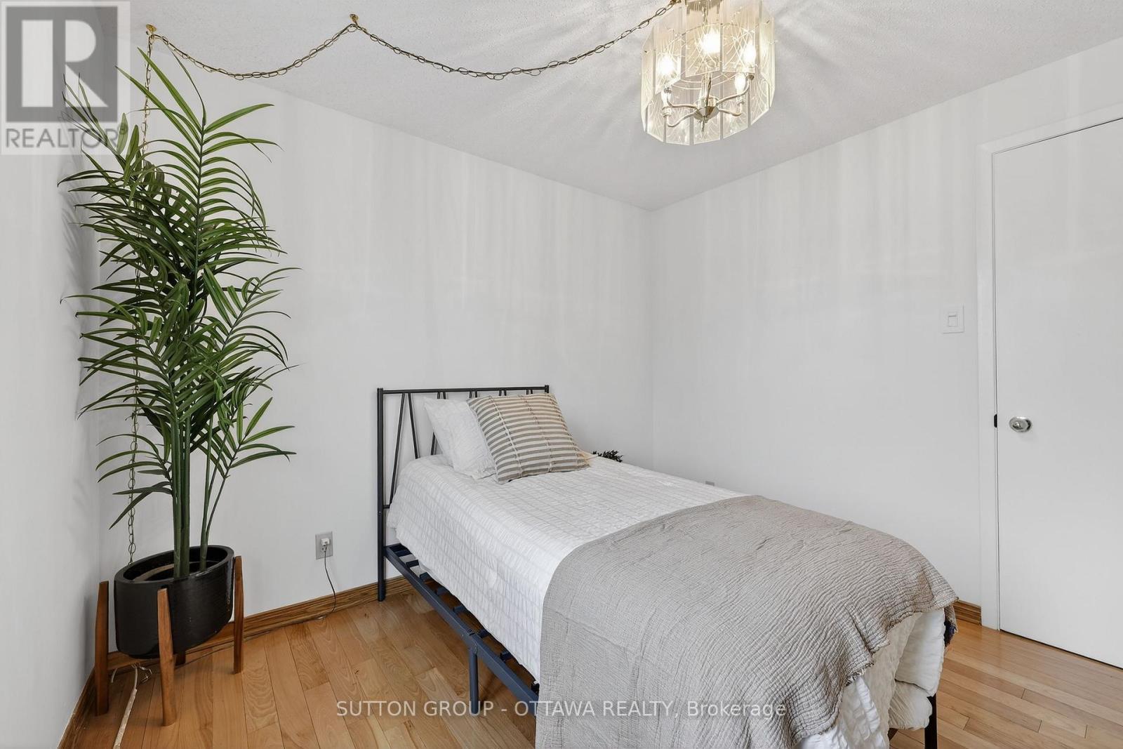 1595 Schouten Drive, Ottawa, Ontario  K1E 2H9 - Photo 24 - X12962696