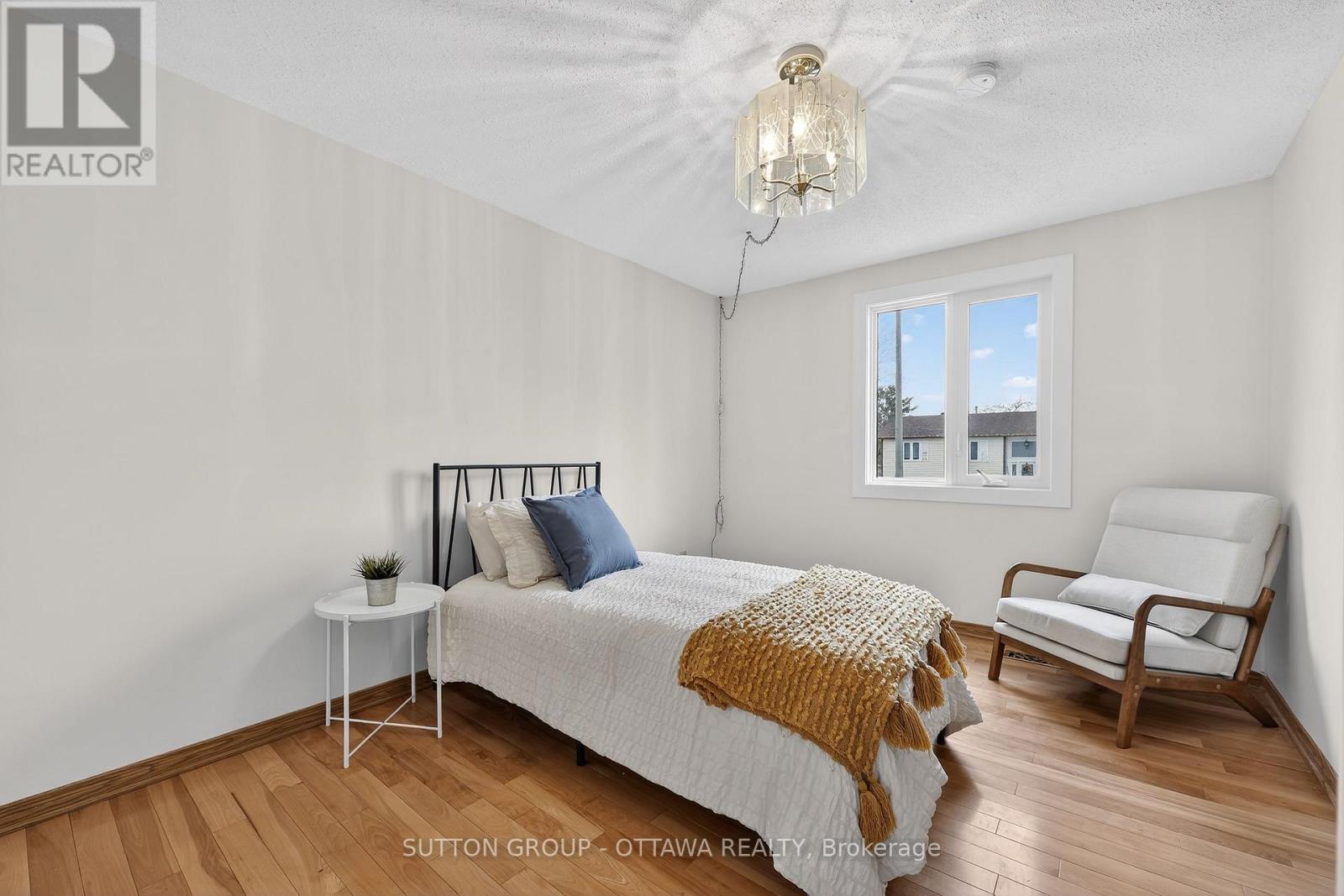 1595 Schouten Drive, Ottawa, Ontario  K1E 2H9 - Photo 25 - X12962696