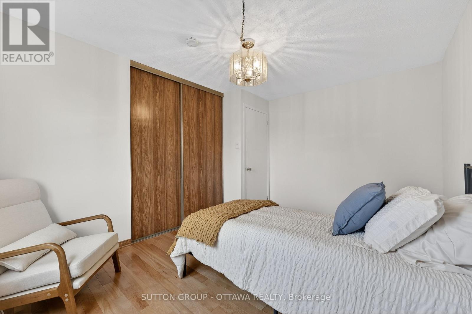 1595 Schouten Drive, Ottawa, Ontario  K1E 2H9 - Photo 26 - X12962696