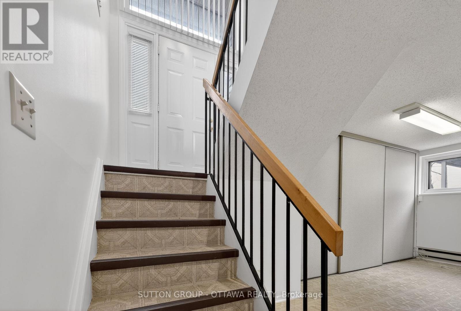 1595 Schouten Drive, Ottawa, Ontario  K1E 2H9 - Photo 32 - X12962696