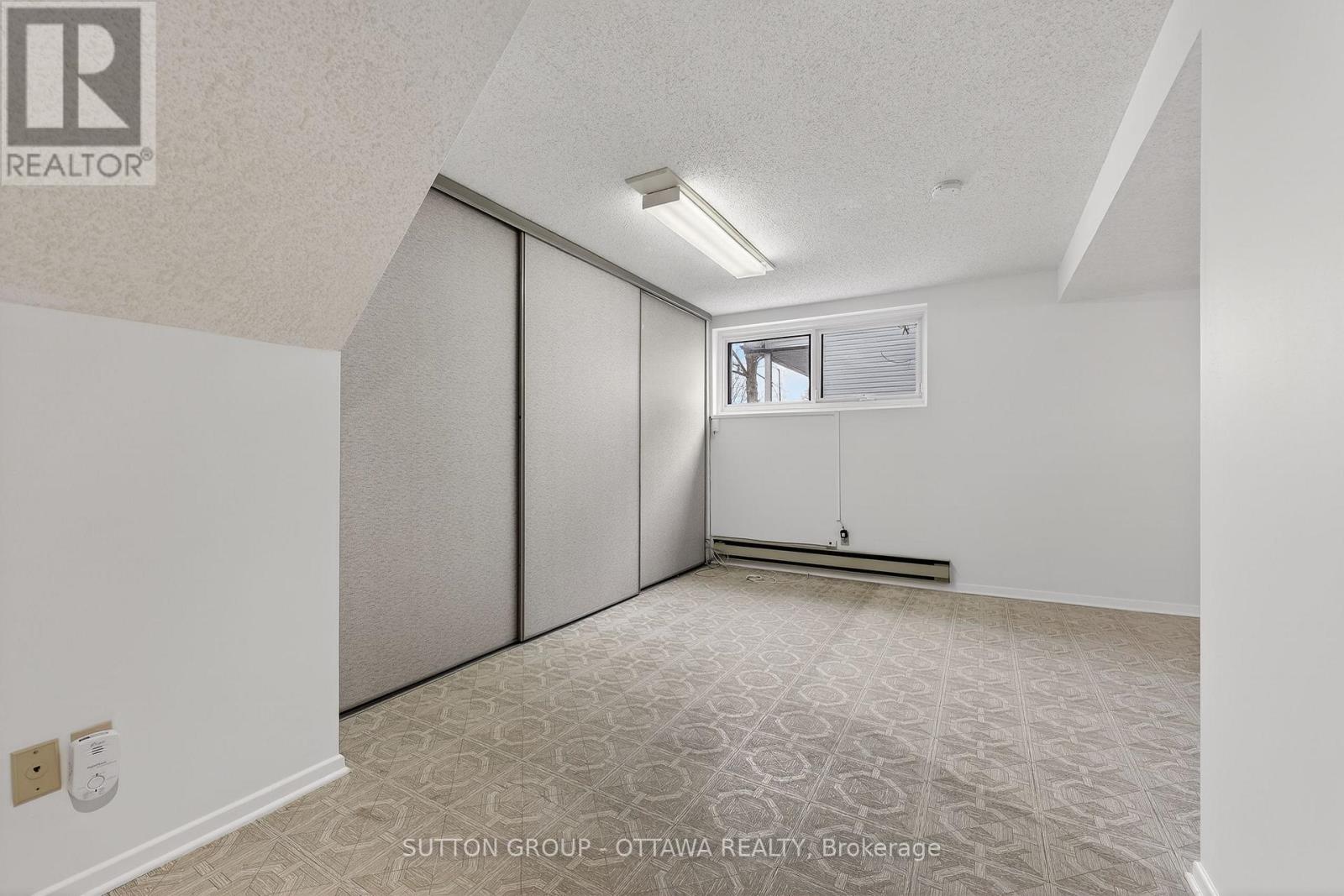 1595 Schouten Drive, Ottawa, Ontario  K1E 2H9 - Photo 33 - X12962696