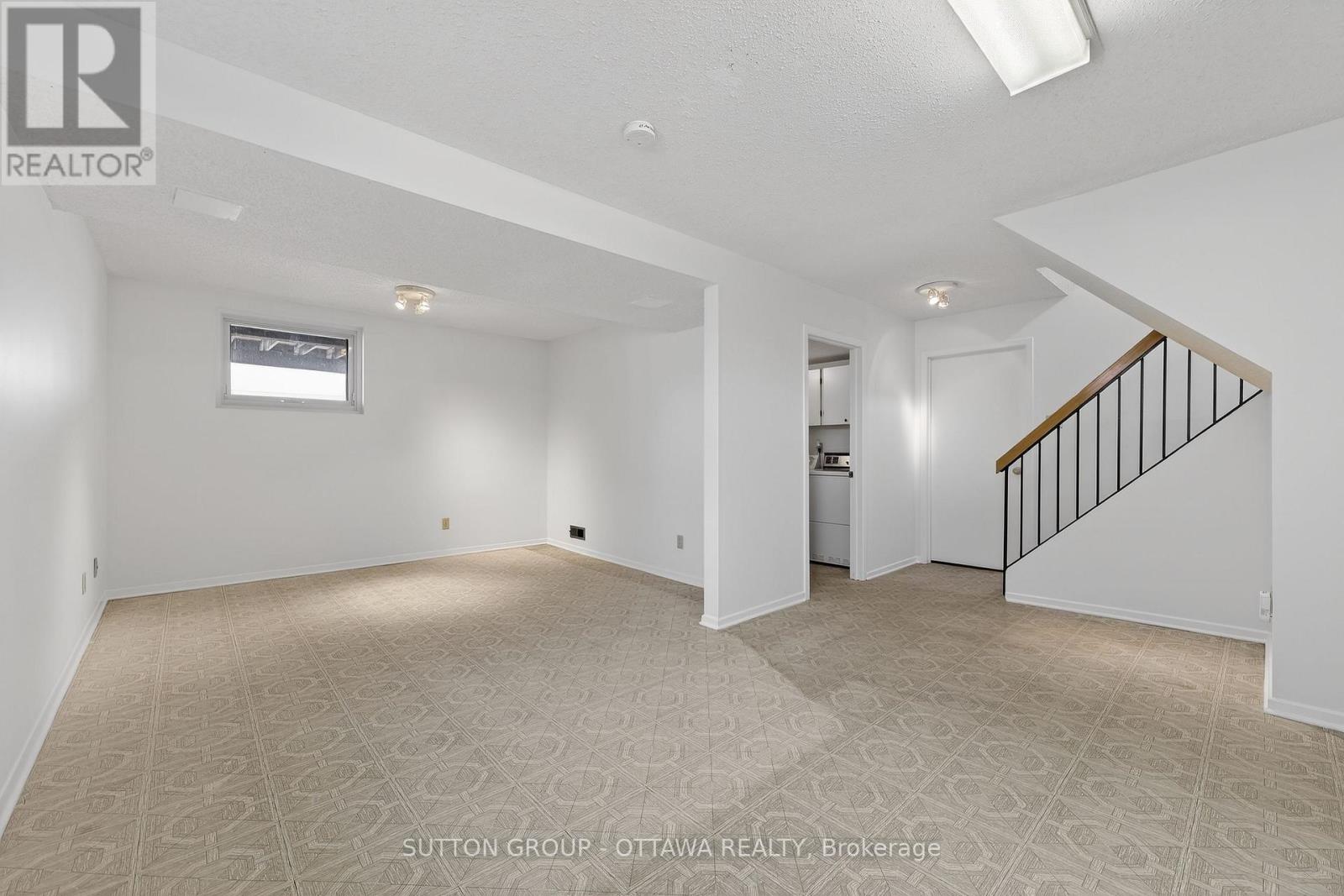 1595 Schouten Drive, Ottawa, Ontario  K1E 2H9 - Photo 34 - X12962696