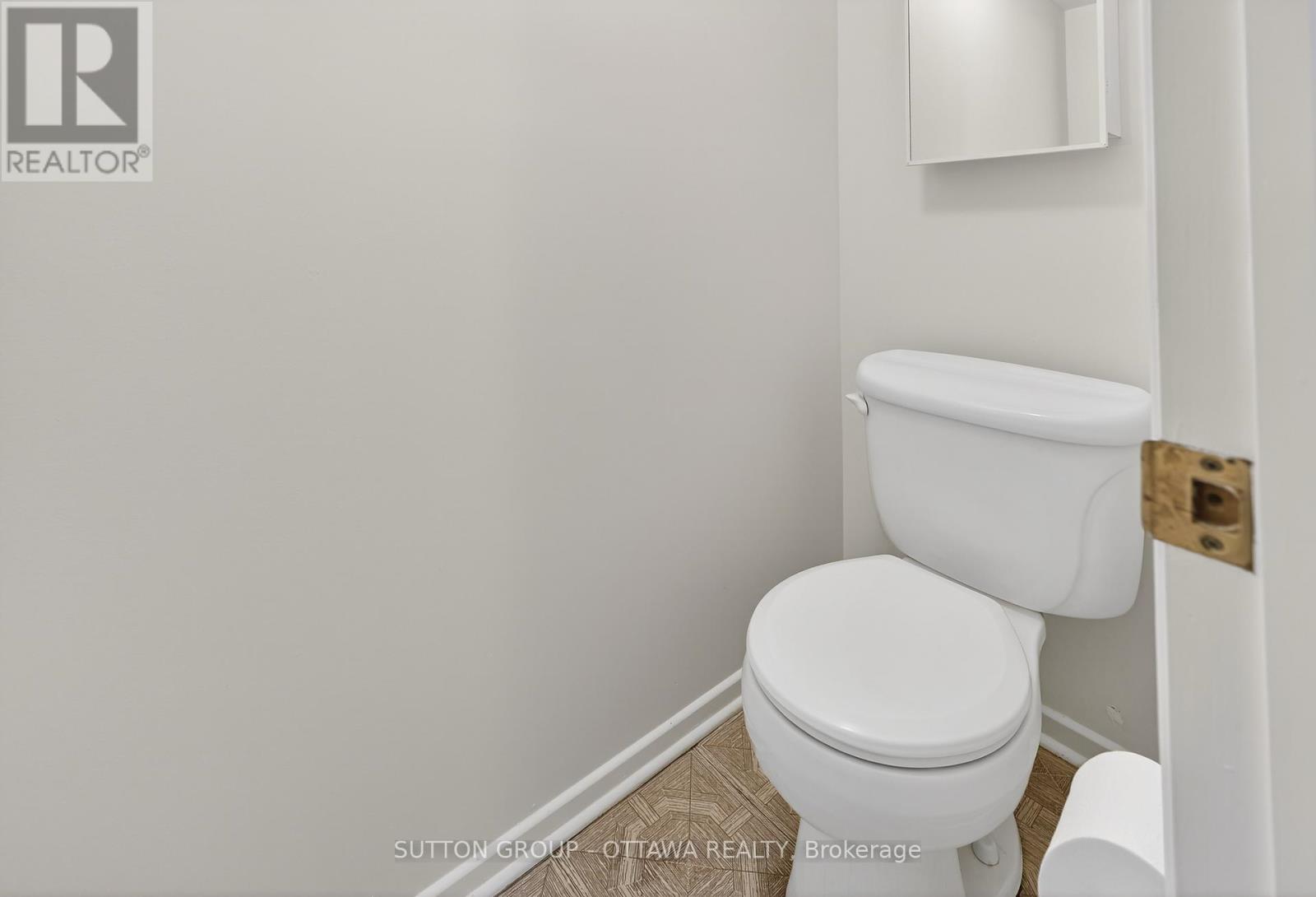 1595 Schouten Drive, Ottawa, Ontario  K1E 2H9 - Photo 38 - X12962696