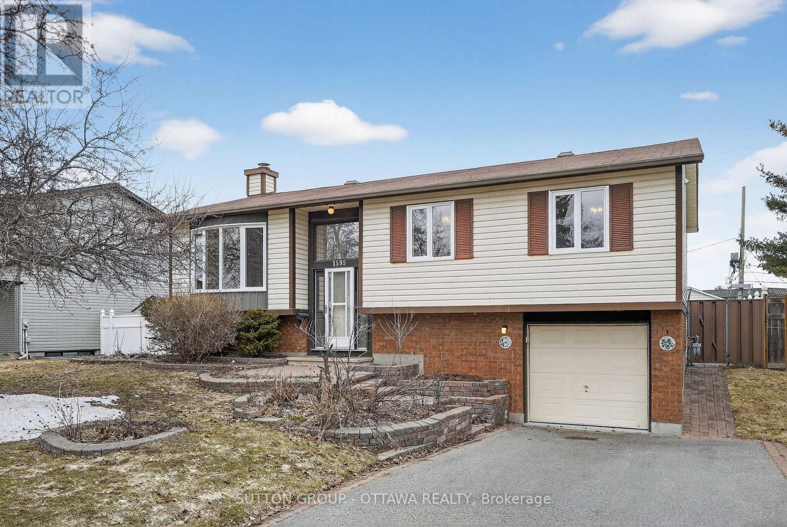 1595 Schouten Drive, Ottawa, Ontario  K1E 2H9 - Photo 4 - X12962696