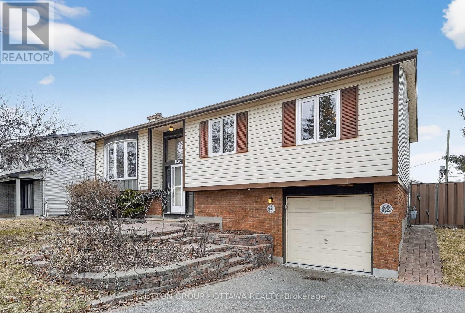 1595 Schouten Drive, Ottawa, Ontario  K1E 2H9 - Photo 5 - X12962696