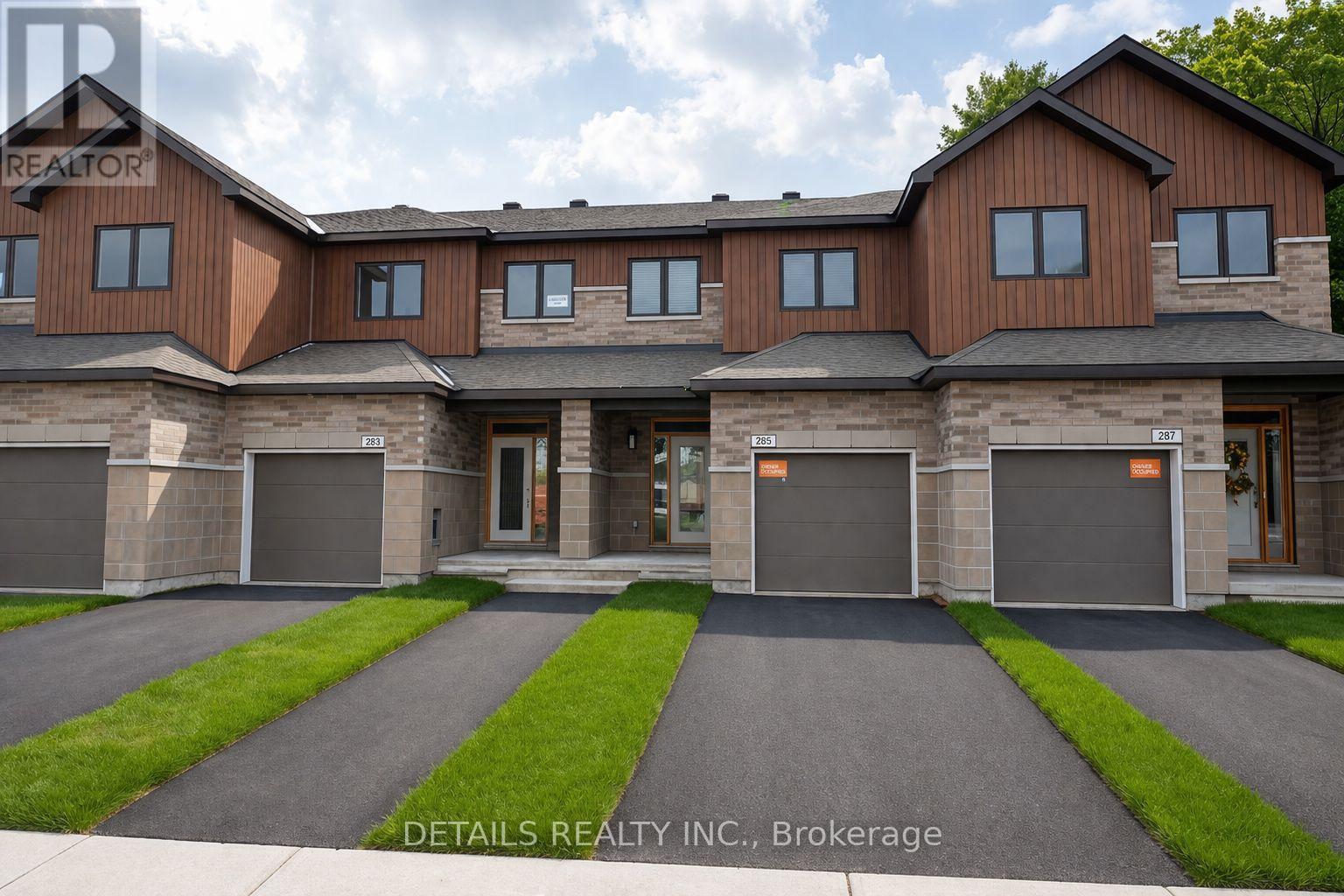 285 LABELLE STREET, Russell, Ontario