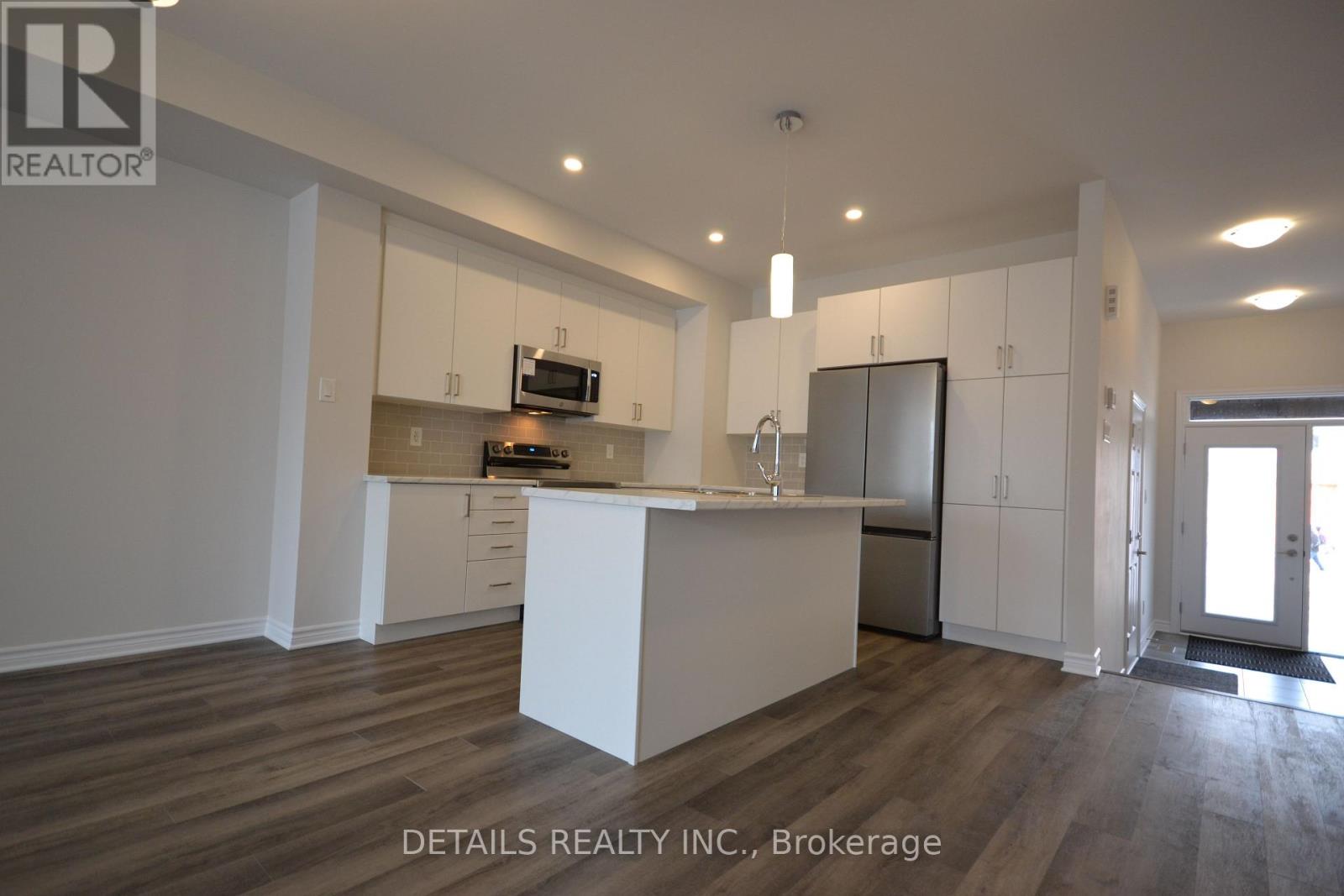 285 Labelle Street, Russell, Ontario  K0A 1W0 - Photo 10 - X12962714