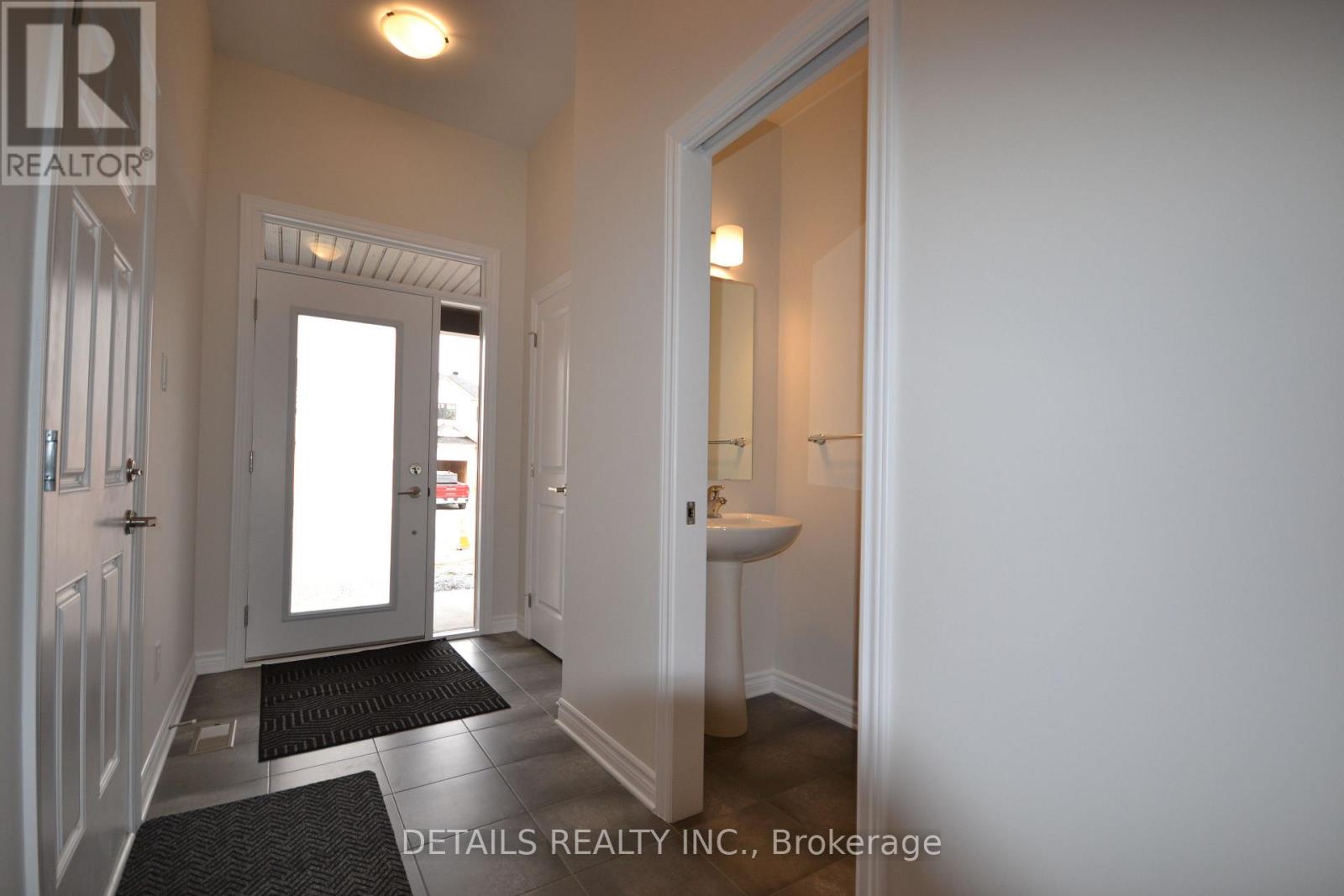 285 Labelle Street, Russell, Ontario  K0A 1W0 - Photo 2 - X12962714