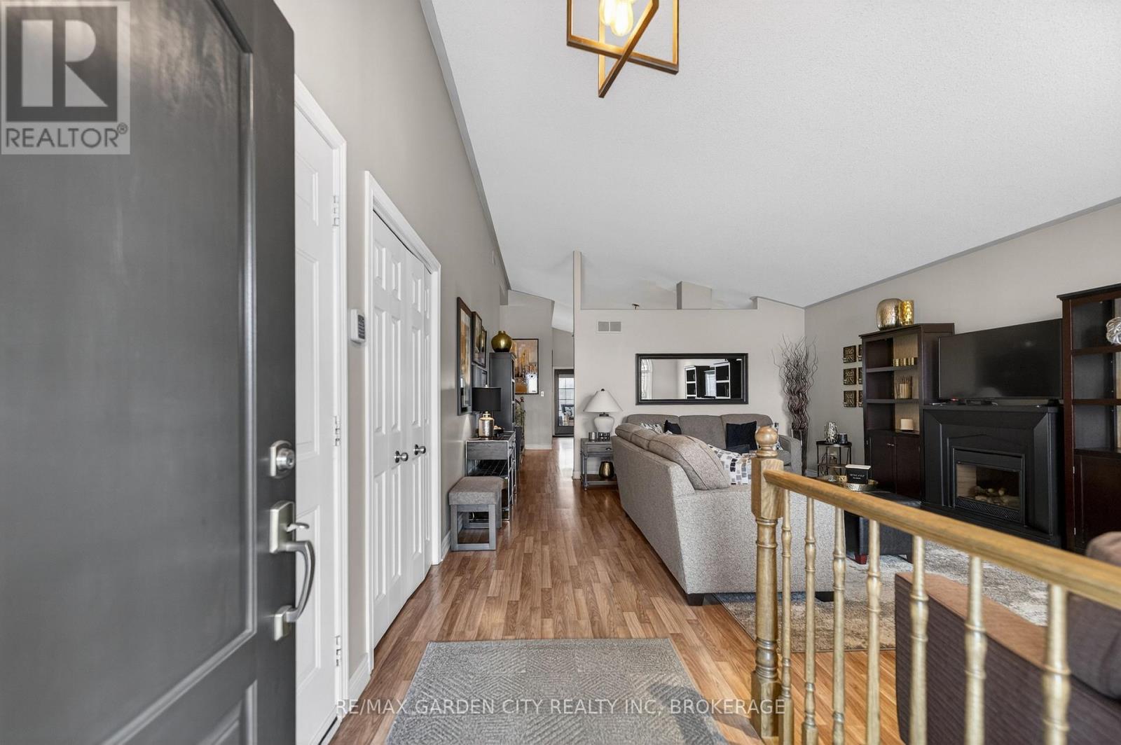 7059 Parkside Road, Niagara Falls, Ontario  L2H 3L6 - Photo 2 - X12962606