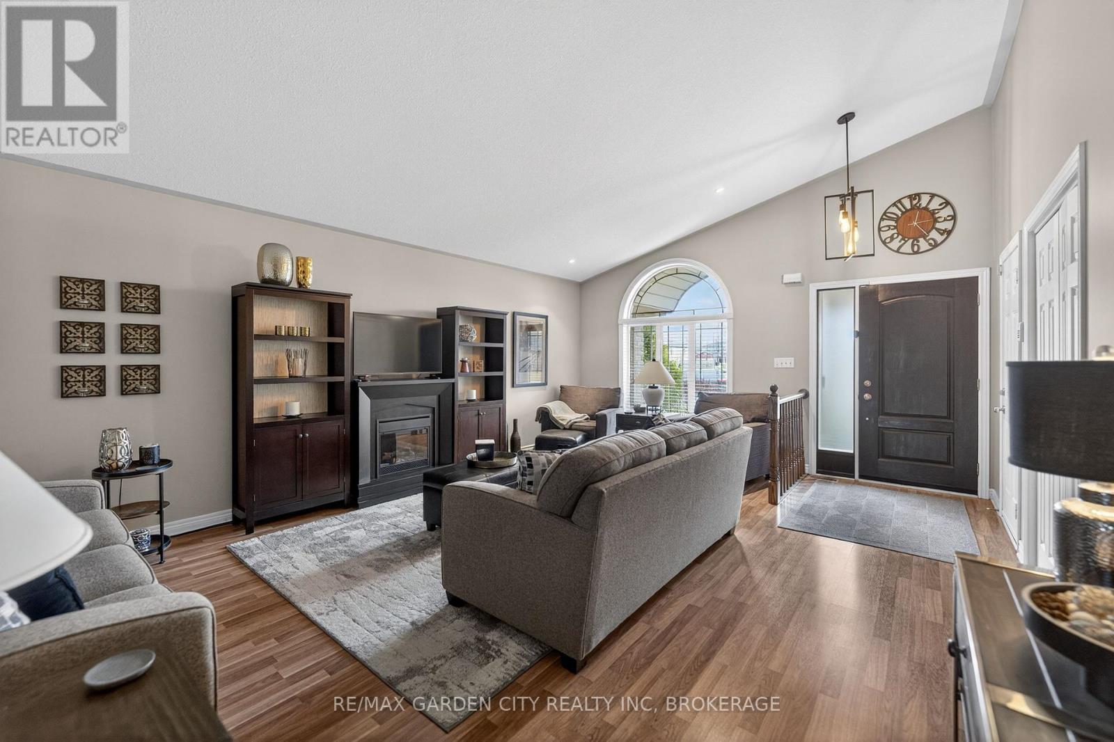 7059 Parkside Road, Niagara Falls, Ontario  L2H 3L6 - Photo 3 - X12962606