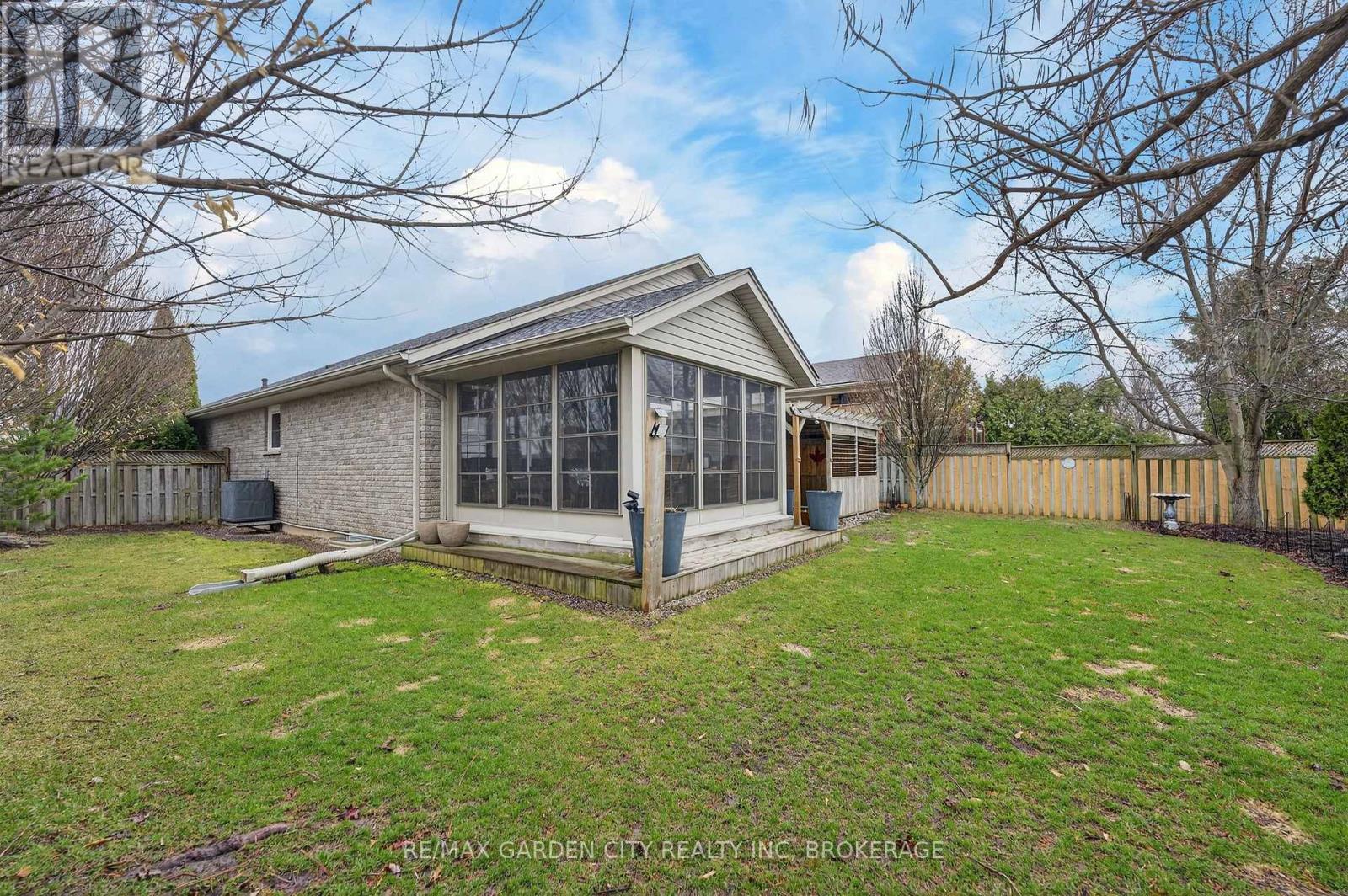 7059 Parkside Road, Niagara Falls, Ontario  L2H 3L6 - Photo 42 - X12962606