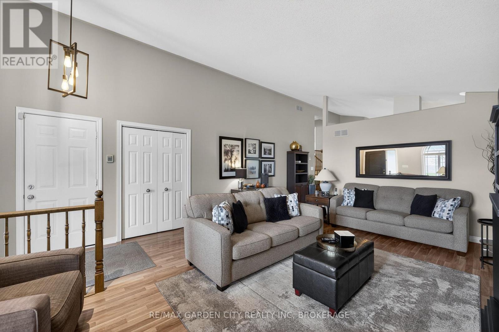 7059 Parkside Road, Niagara Falls, Ontario  L2H 3L6 - Photo 5 - X12962606