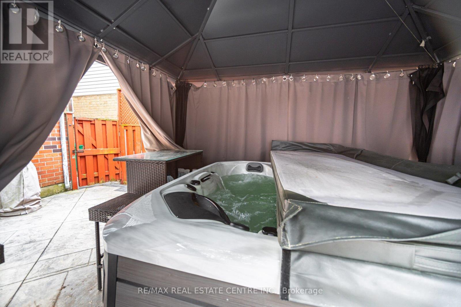 98 Cassander Crescent, Brampton, Ontario  L6Z 1Z2 - Photo 47 - W12958420