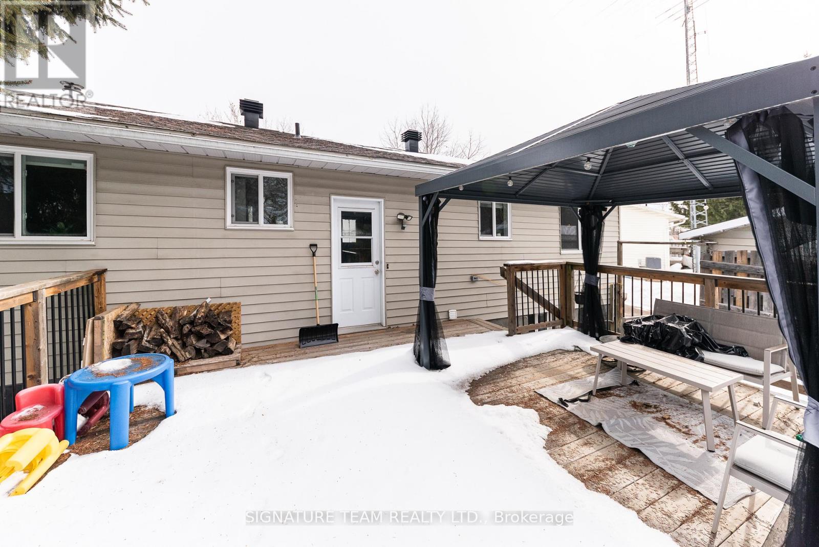 122 Springfield Crescent, Pembroke, Ontario  K8A 8J3 - Photo 8 - X12962700