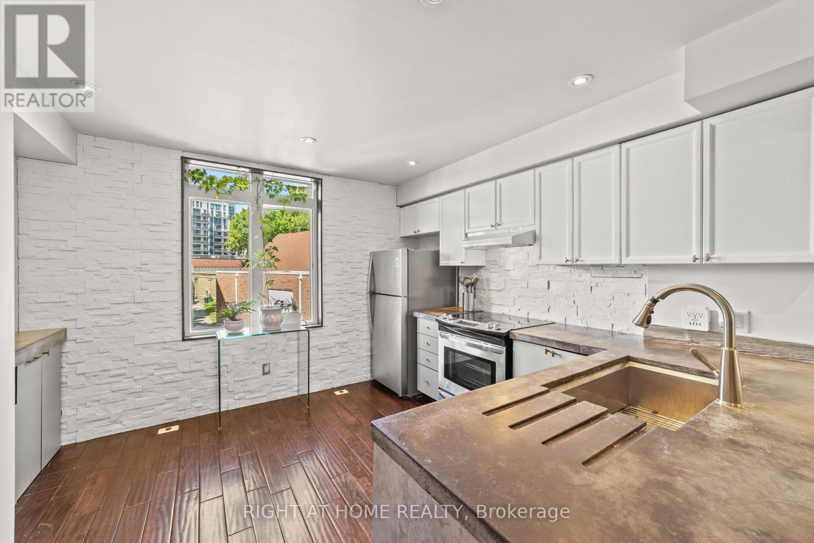 2608 - 12 Sudbury Street, Toronto, Ontario  M6J 3W7 - Photo 4 - C12962576