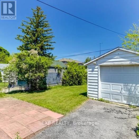 11 Fairside Avenue, Toronto, Ontario  M4C 3G8 - Photo 2 - E12962586