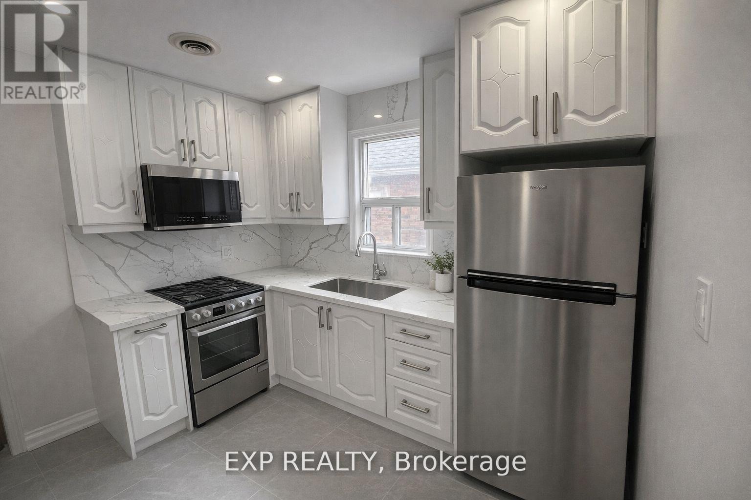 11 Fairside Avenue, Toronto, Ontario  M4C 3G8 - Photo 5 - E12962586