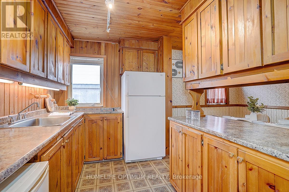 16 Ayre Point Road, Toronto, Ontario  M1M 1G5 - Photo 11 - E12962638