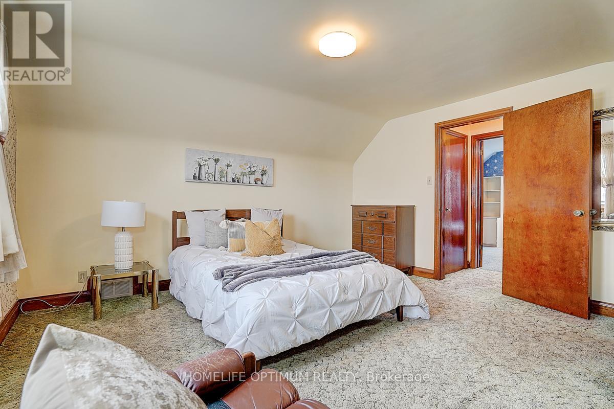 16 Ayre Point Road, Toronto, Ontario  M1M 1G5 - Photo 17 - E12962638