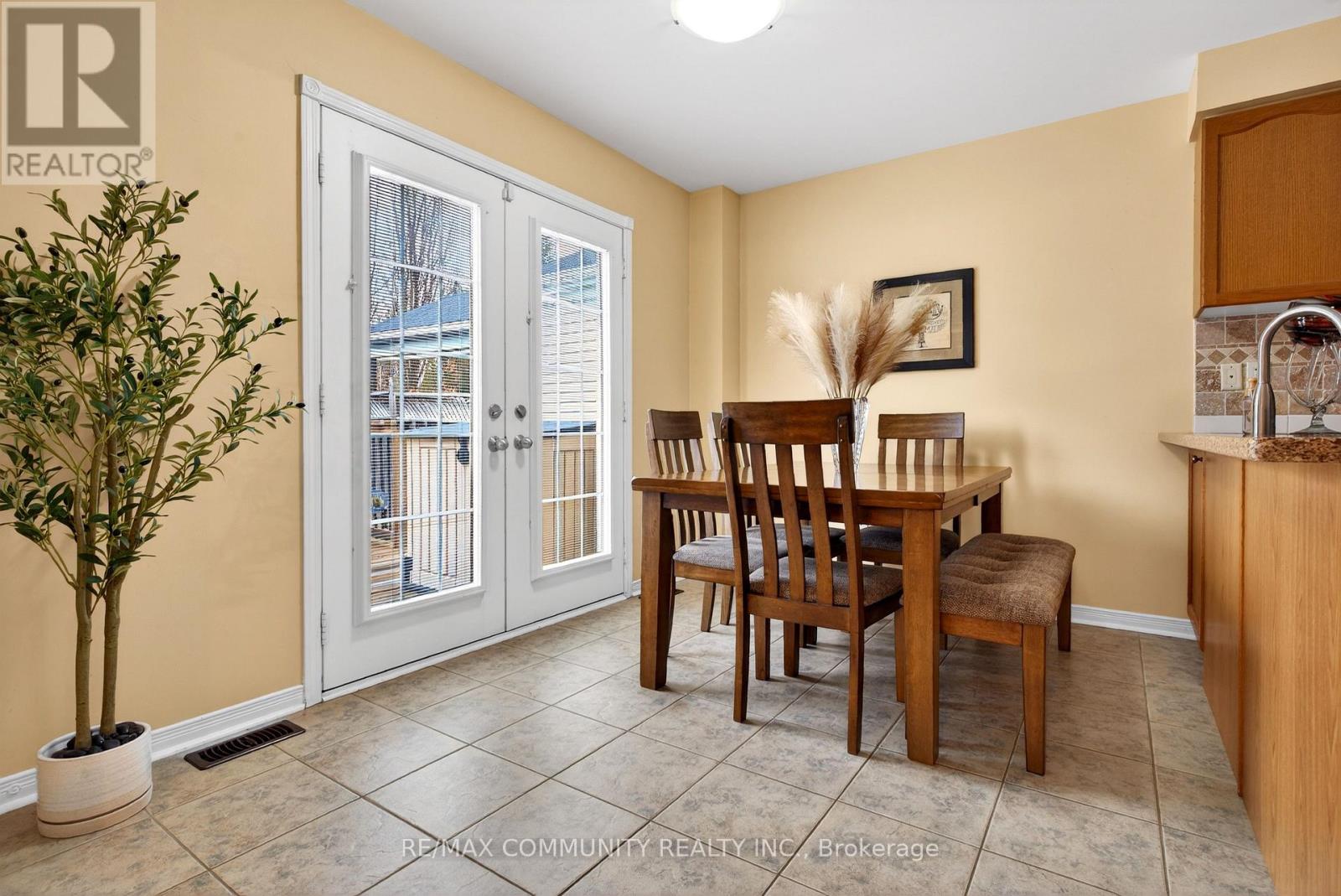 1210 Meath Drive, Oshawa (Pinecrest), Ontario  L1K 0G5 - Photo 14 - E12962648