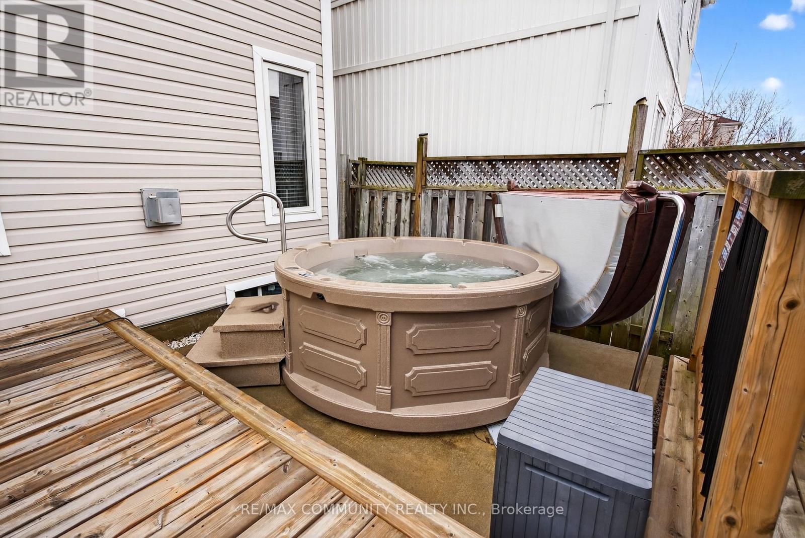 1210 Meath Drive, Oshawa (Pinecrest), Ontario  L1K 0G5 - Photo 17 - E12962648