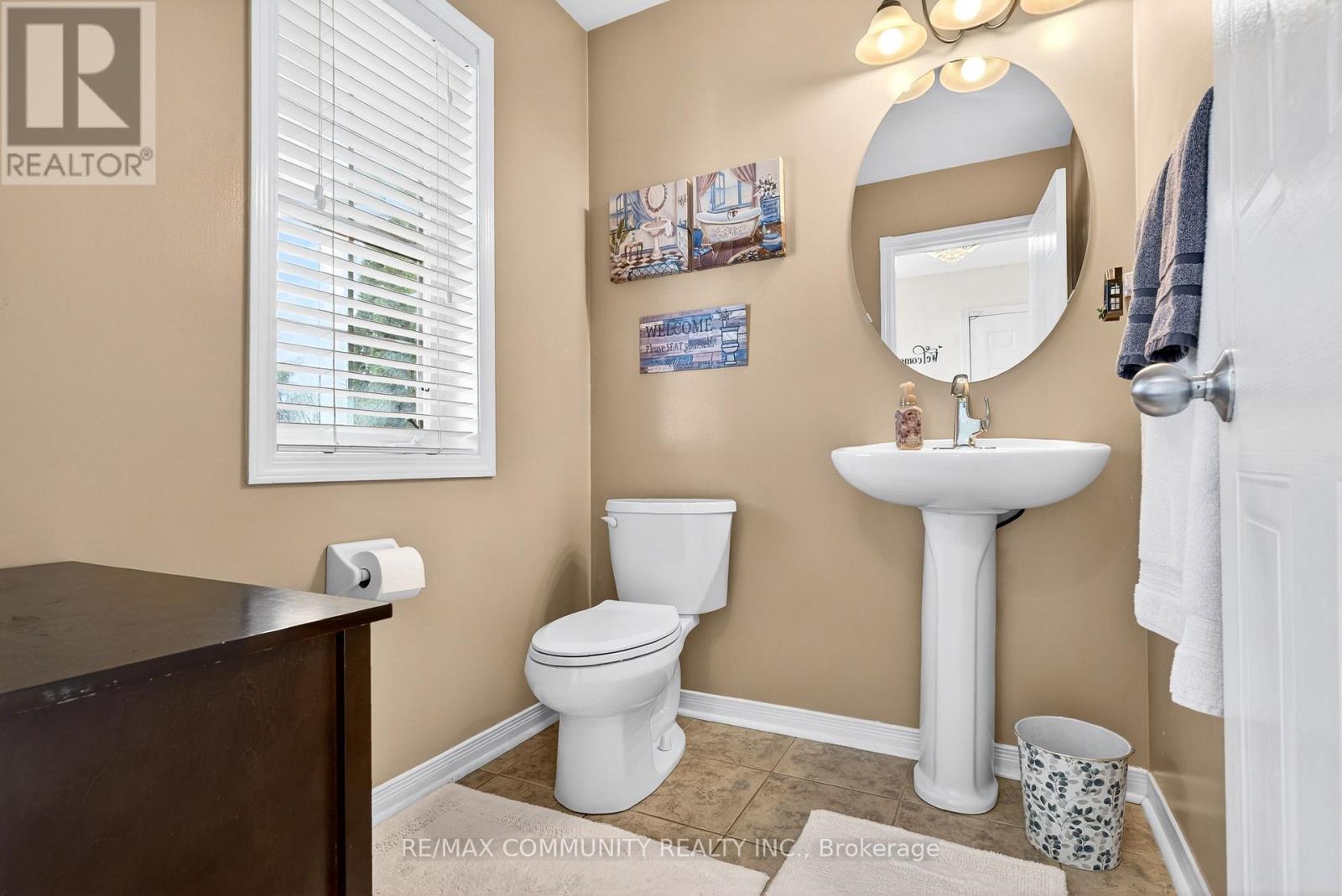 1210 Meath Drive, Oshawa (Pinecrest), Ontario  L1K 0G5 - Photo 4 - E12962648