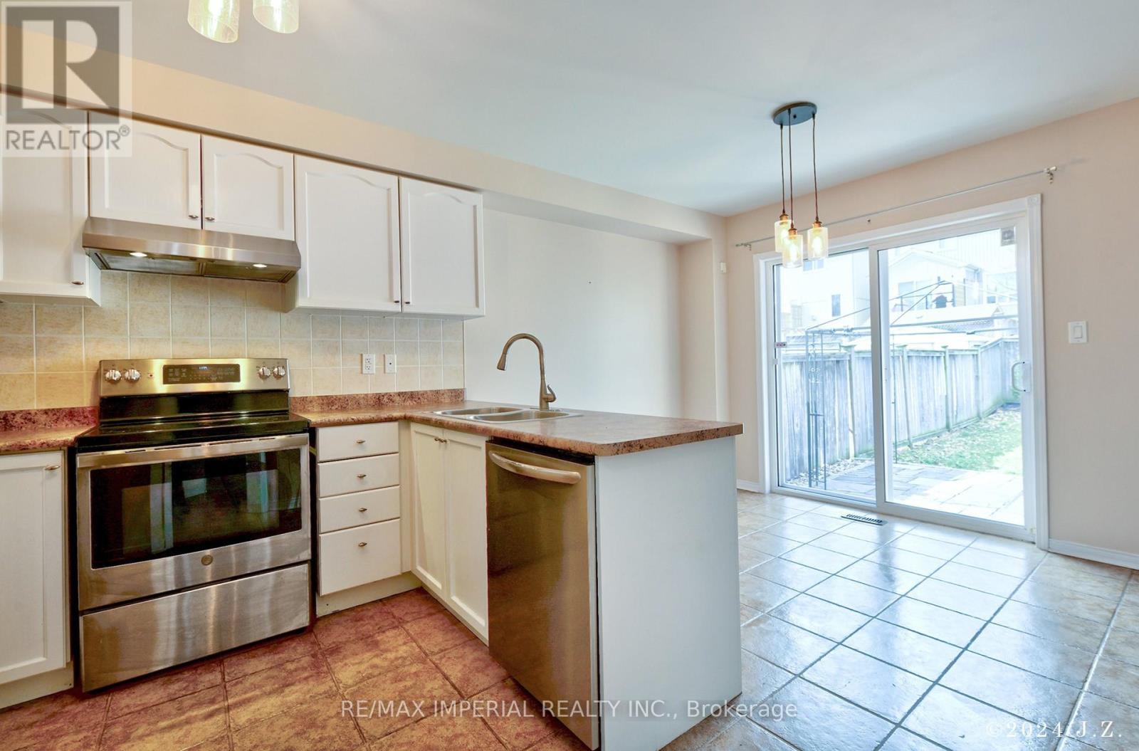 1188 Stire Street, Oshawa, Ontario  L1K 0G5 - Photo 9 - E12962670