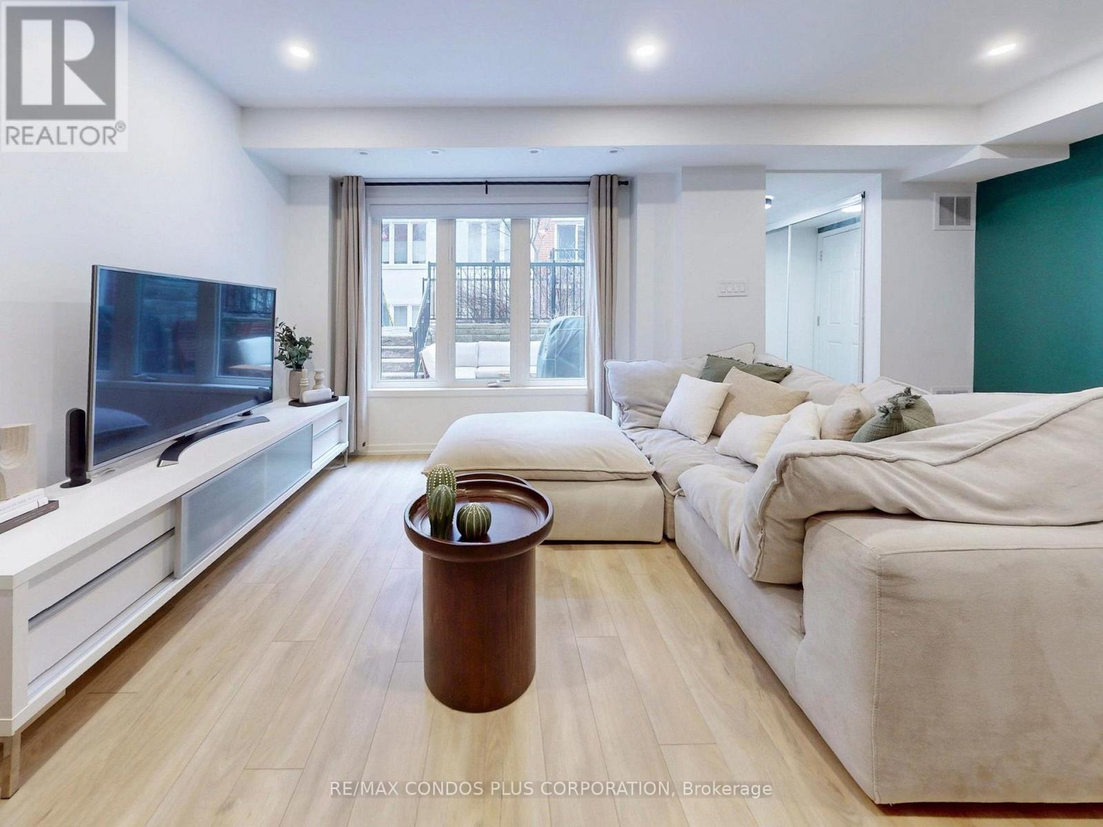 29 Florence Wyle Lane, Toronto, Ontario  M4M 3E7 - Photo 13 - E12962722