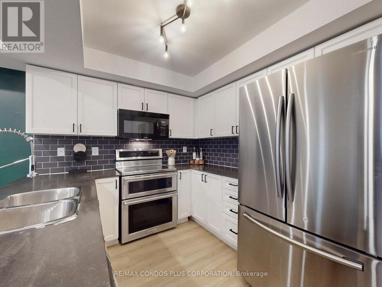 29 Florence Wyle Lane, Toronto, Ontario  M4M 3E7 - Photo 17 - E12962722