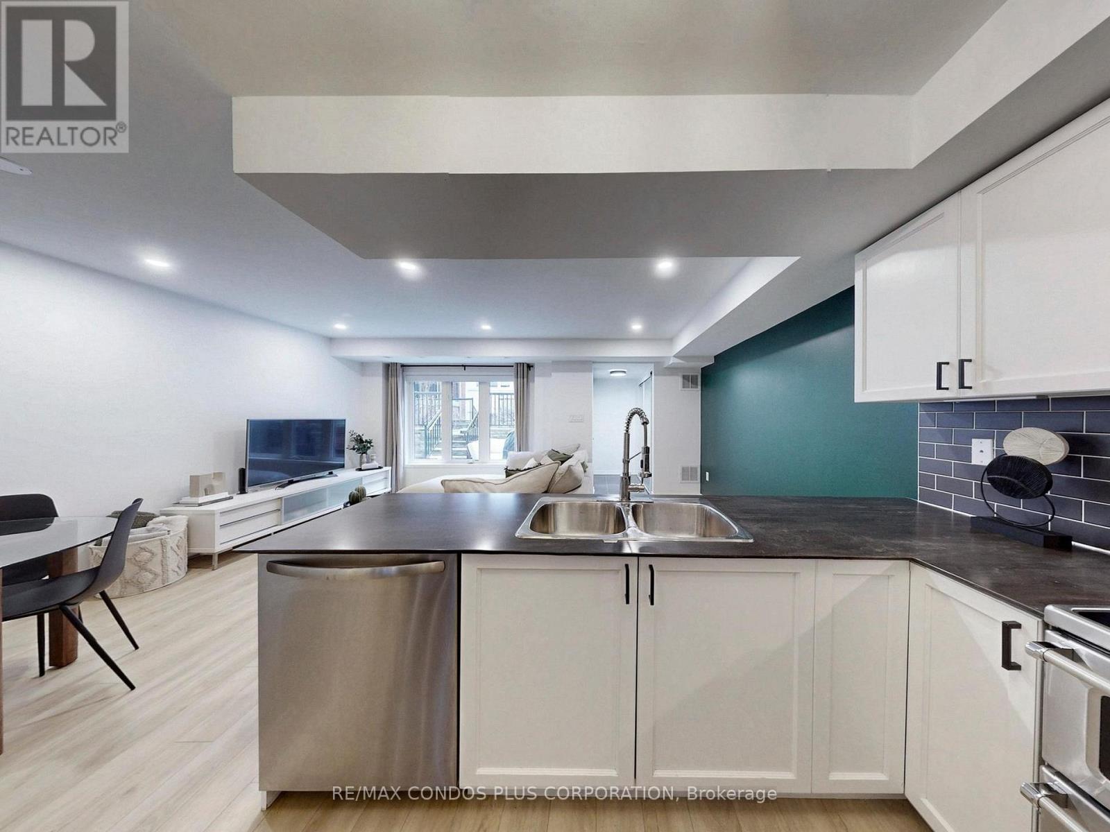 29 Florence Wyle Lane, Toronto, Ontario  M4M 3E7 - Photo 19 - E12962722