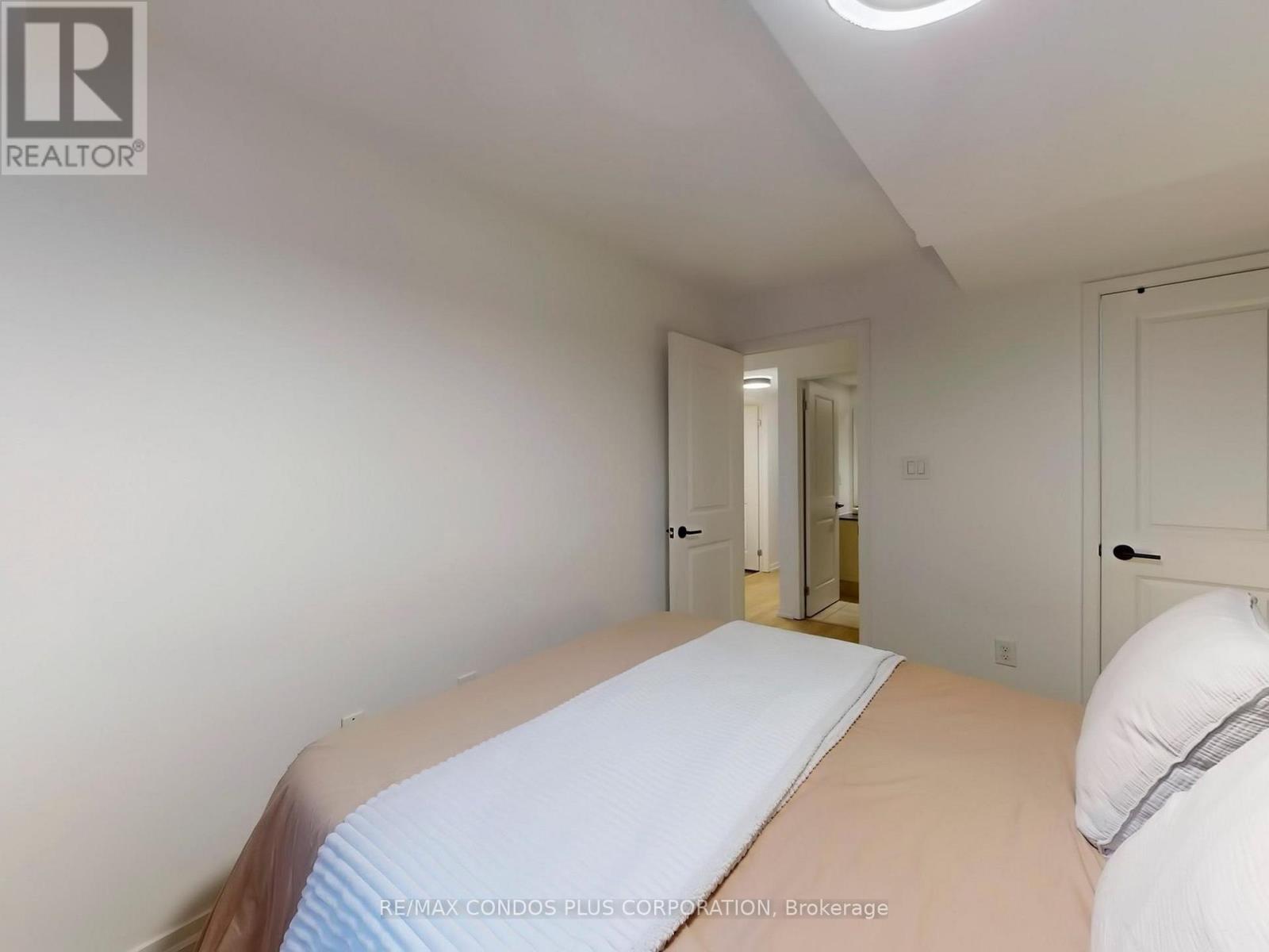 29 Florence Wyle Lane, Toronto, Ontario  M4M 3E7 - Photo 30 - E12962722