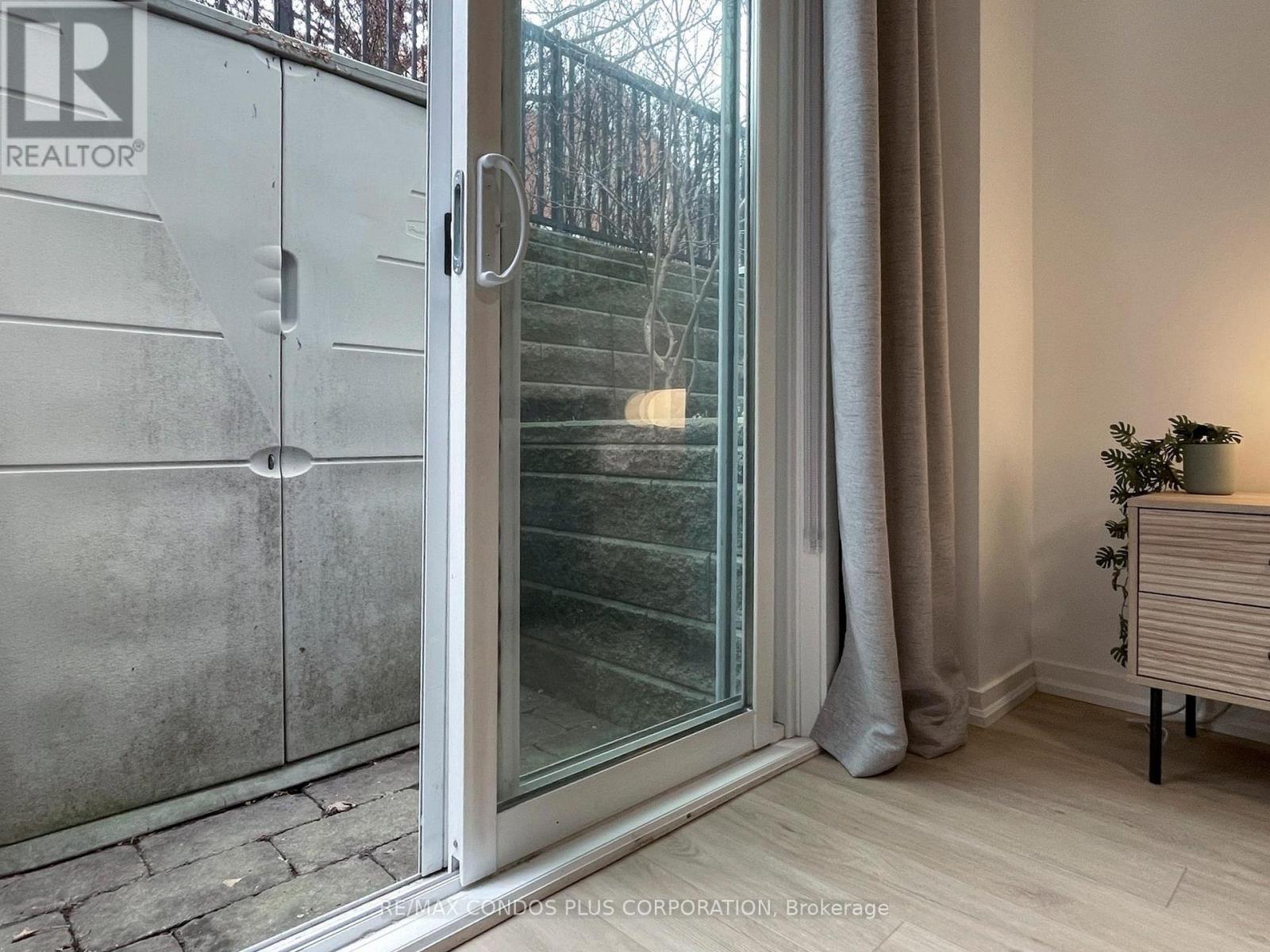 29 Florence Wyle Lane, Toronto, Ontario  M4M 3E7 - Photo 36 - E12962722