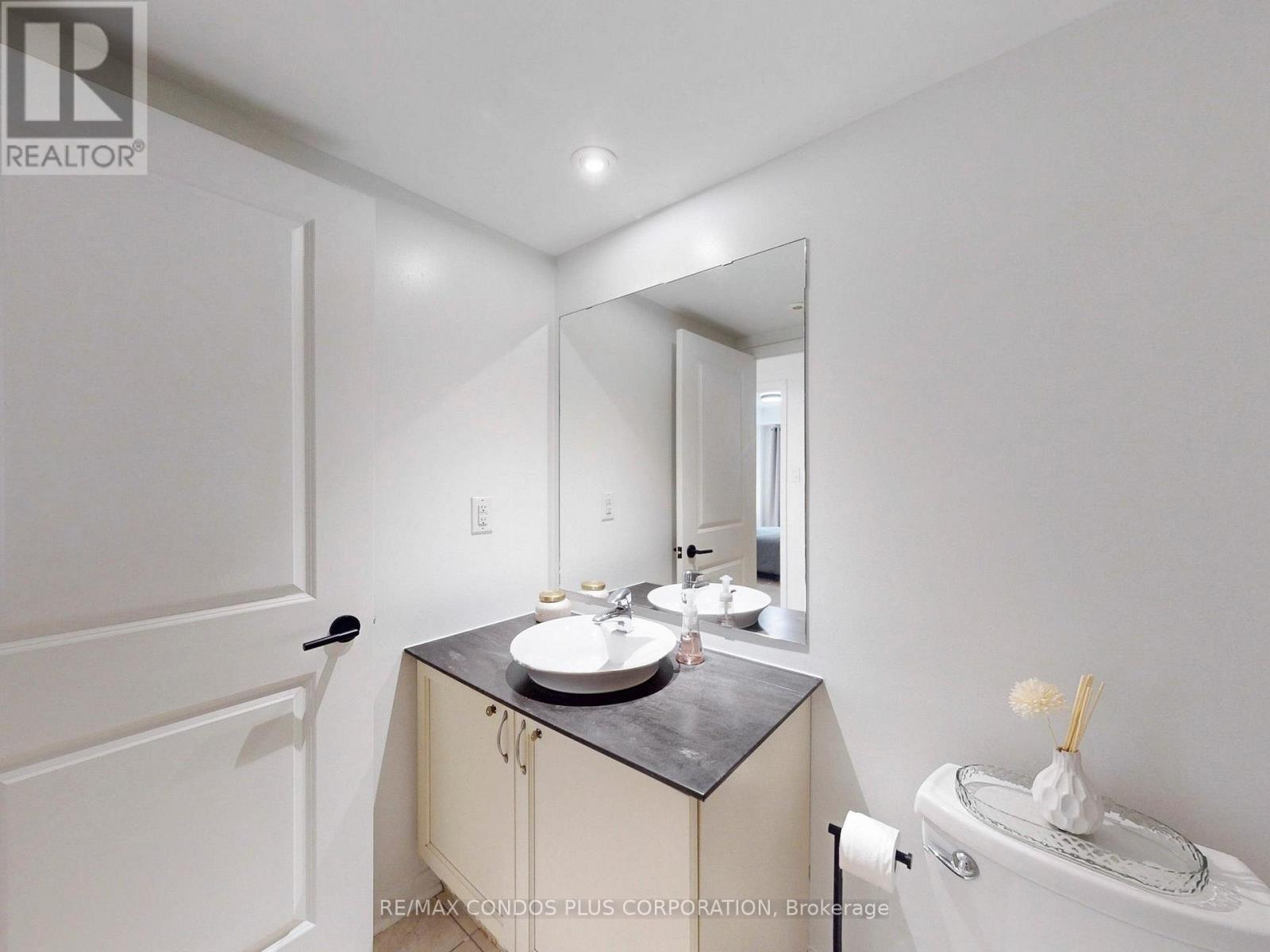 29 Florence Wyle Lane, Toronto, Ontario  M4M 3E7 - Photo 39 - E12962722