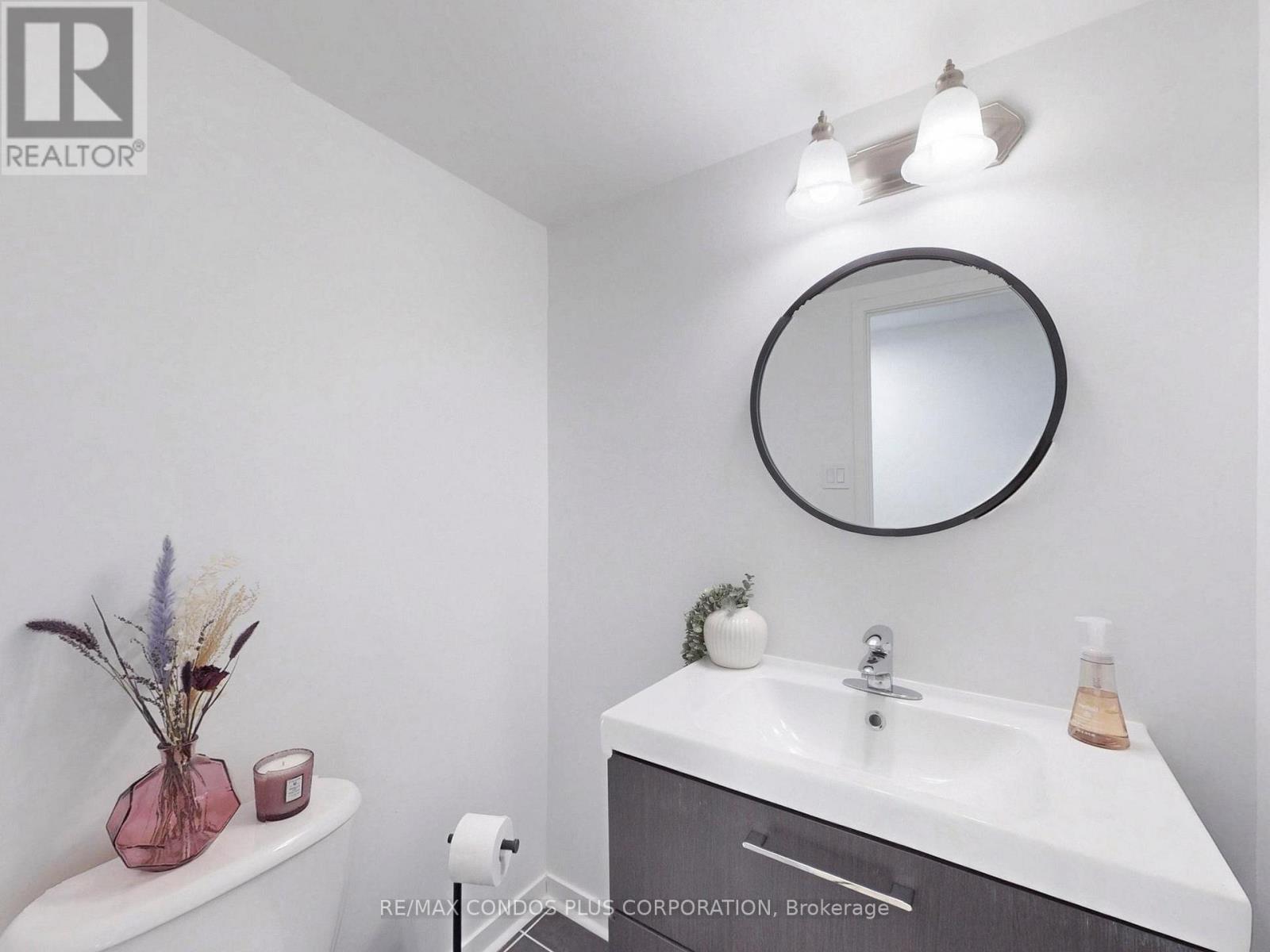 29 Florence Wyle Lane, Toronto, Ontario  M4M 3E7 - Photo 41 - E12962722