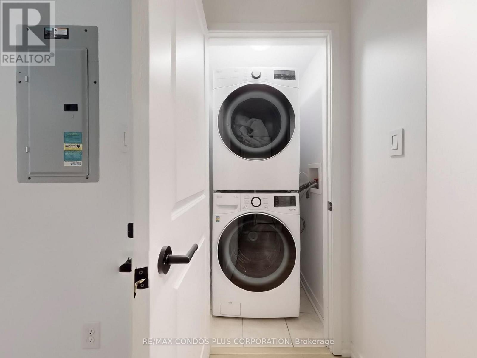 29 Florence Wyle Lane, Toronto, Ontario  M4M 3E7 - Photo 43 - E12962722