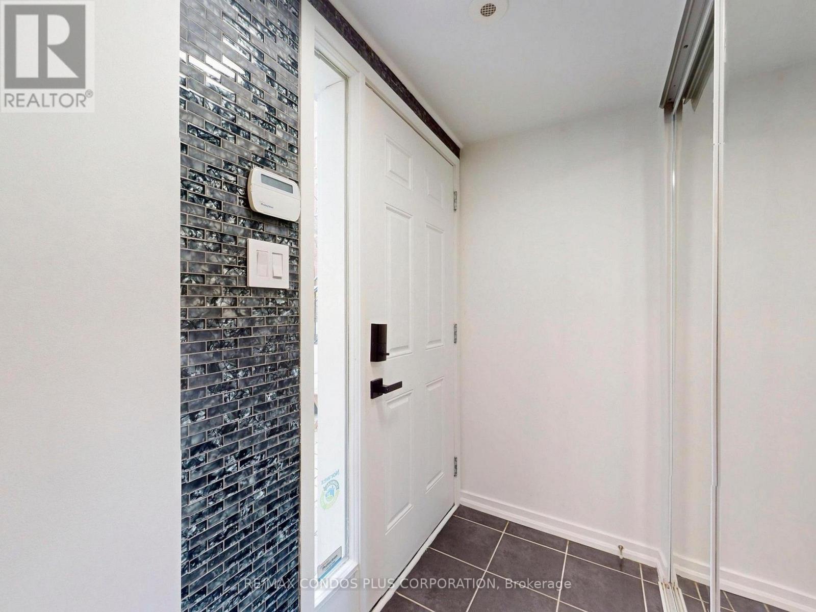 29 Florence Wyle Lane, Toronto, Ontario  M4M 3E7 - Photo 44 - E12962722