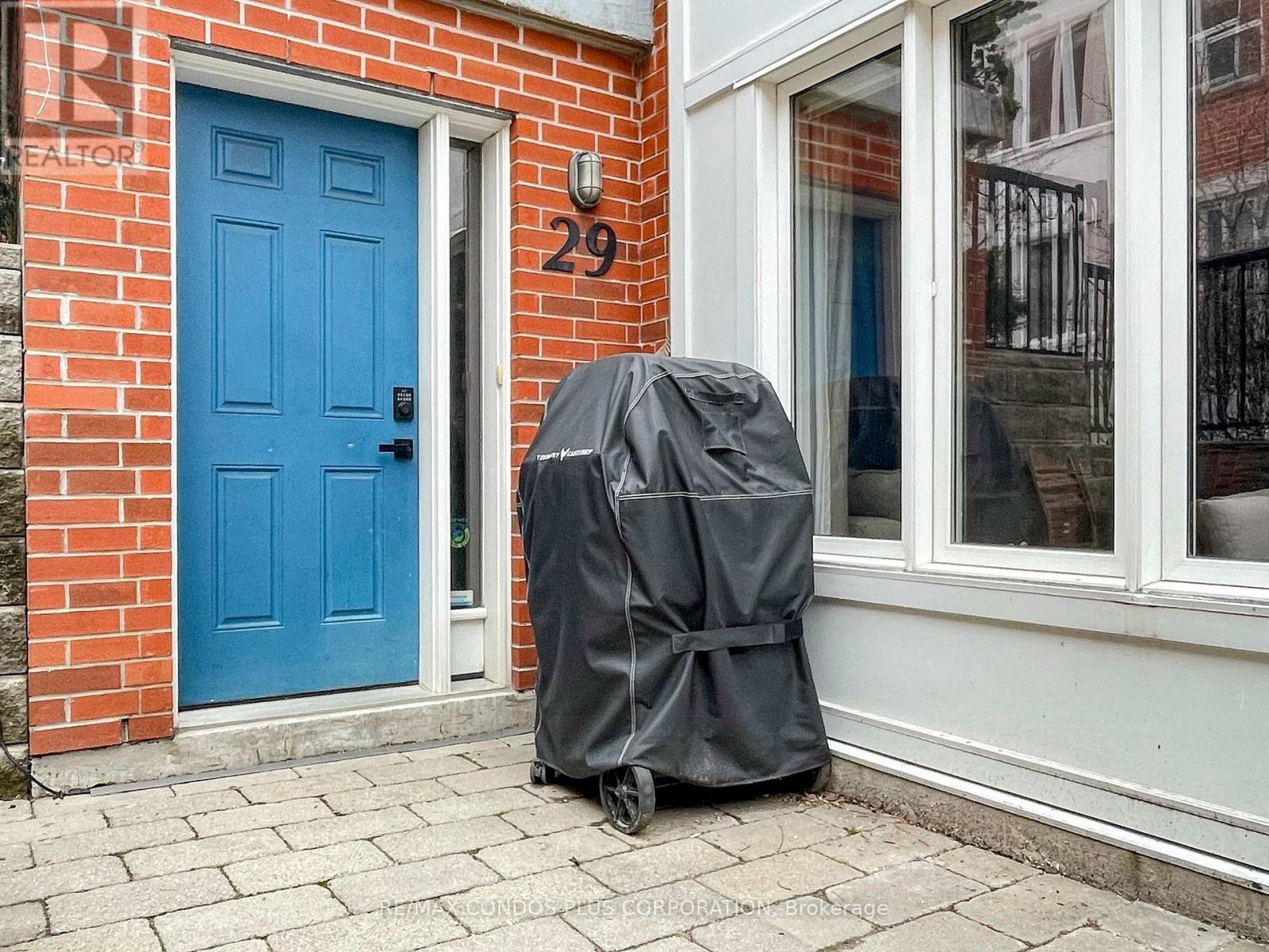 29 Florence Wyle Lane, Toronto, Ontario  M4M 3E7 - Photo 8 - E12962722