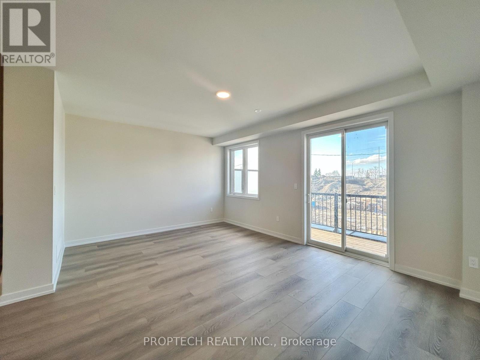 15 Peace Lane, Richmond Hill (Headford Business Park), Ontario  L4B 0J4 - Photo 12 - N12962554