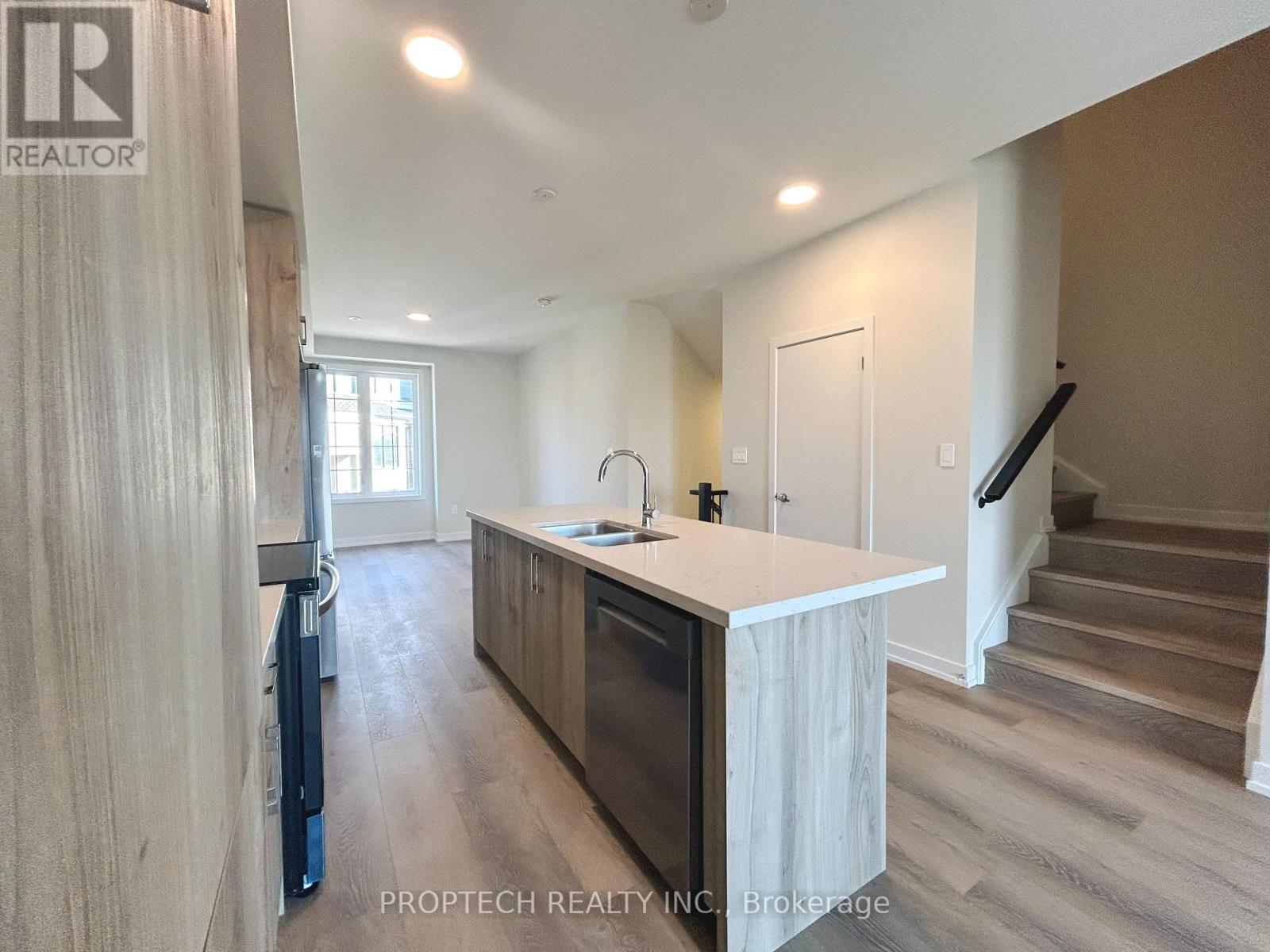 15 Peace Lane, Richmond Hill (Headford Business Park), Ontario  L4B 0J4 - Photo 7 - N12962554