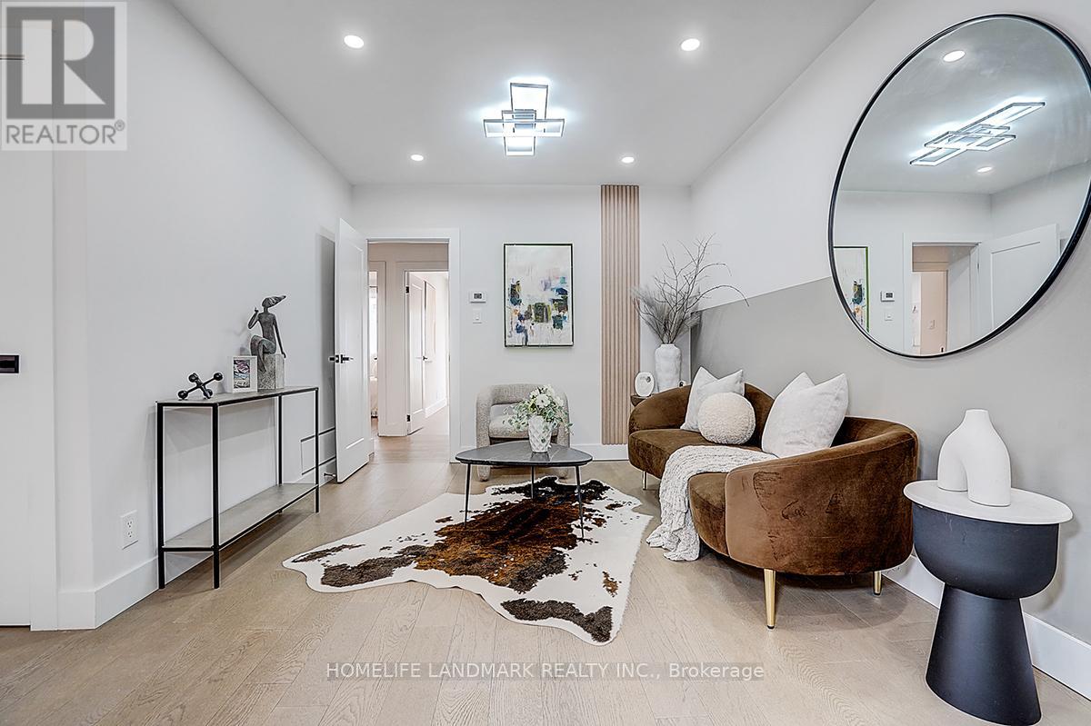 304 Kerswell Drive, Richmond Hill (Crosby), Ontario  L4C 2X2 - Photo 10 - N12962588