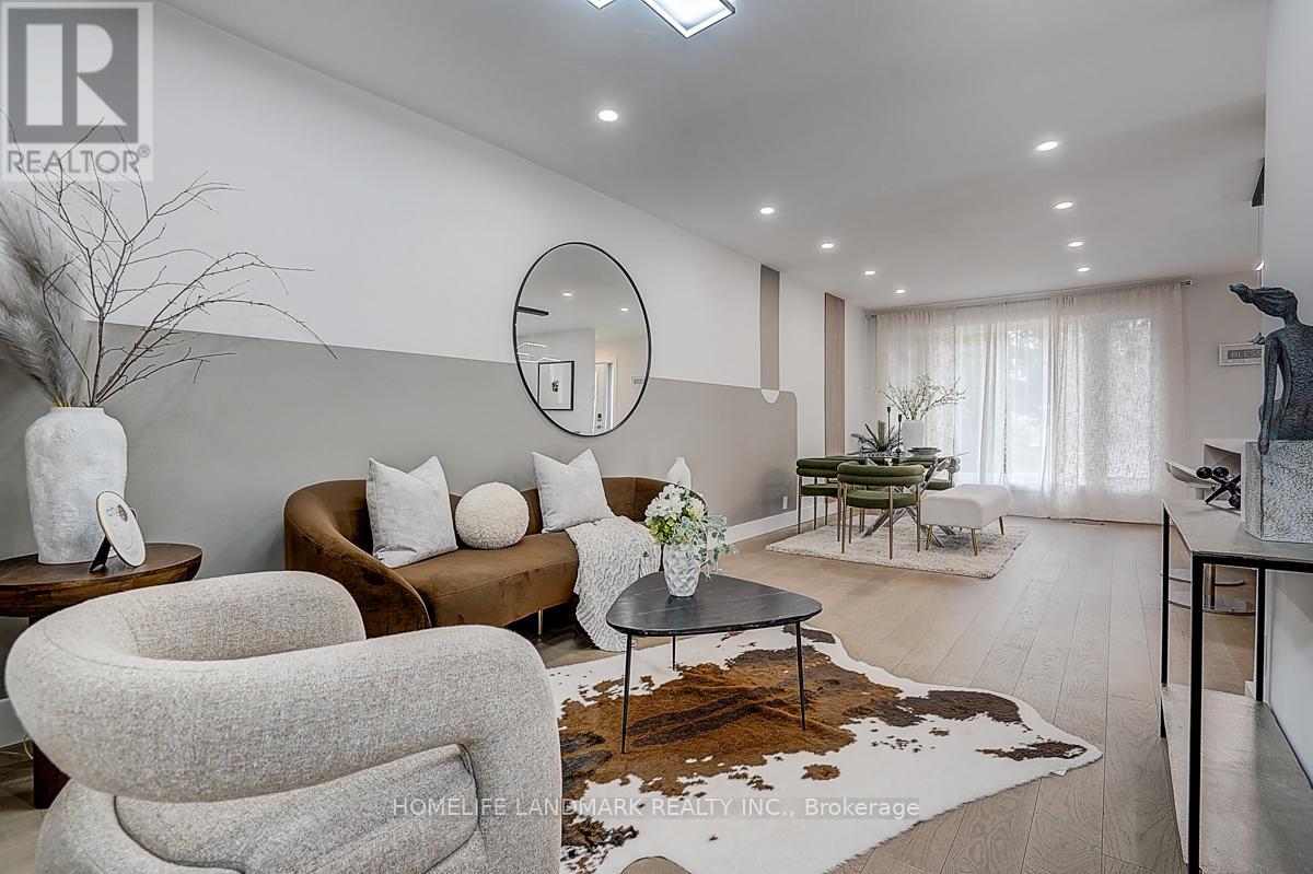 304 Kerswell Drive, Richmond Hill (Crosby), Ontario  L4C 2X2 - Photo 11 - N12962588