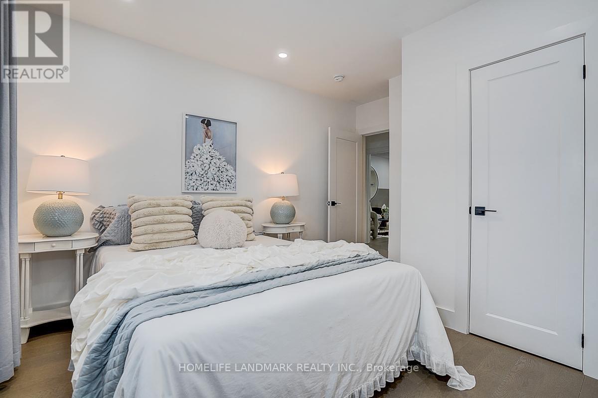 304 Kerswell Drive, Richmond Hill (Crosby), Ontario  L4C 2X2 - Photo 19 - N12962588