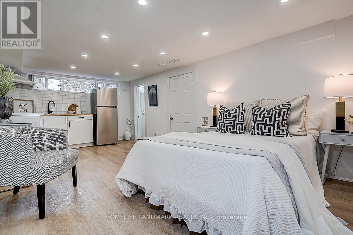 304 Kerswell Drive, Richmond Hill (Crosby), Ontario  L4C 2X2 - Photo 31 - N12962588