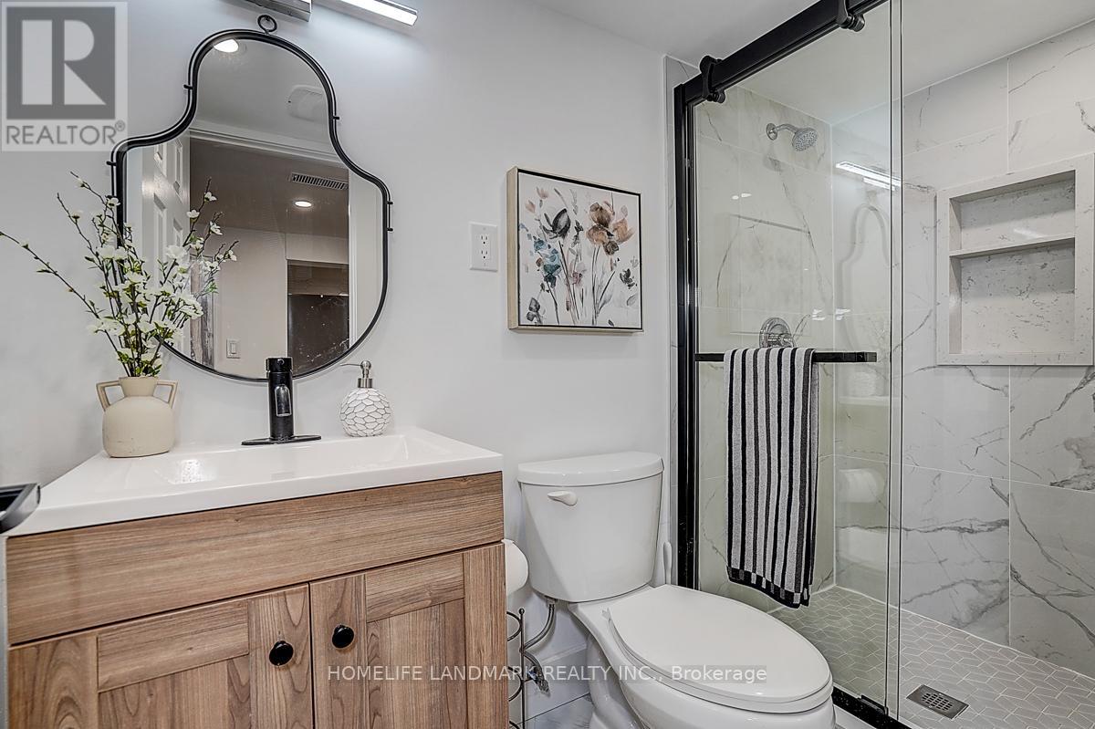 304 Kerswell Drive, Richmond Hill (Crosby), Ontario  L4C 2X2 - Photo 41 - N12962588