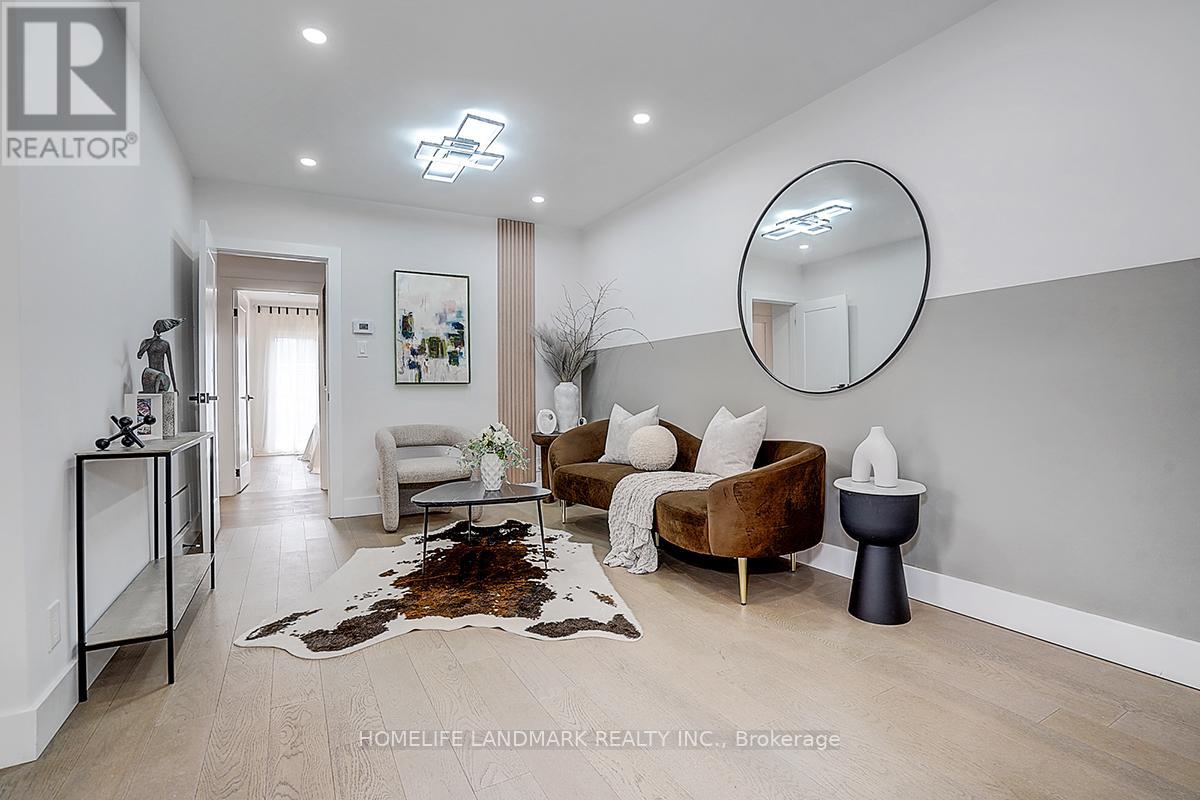 304 Kerswell Drive, Richmond Hill (Crosby), Ontario  L4C 2X2 - Photo 9 - N12962588