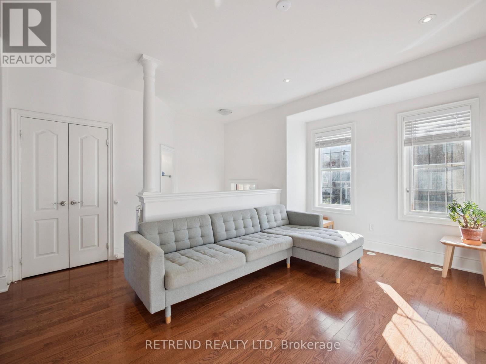 26 Golden Spruce Lane, Vaughan (Maple), Ontario  L6A 0J6 - Photo 8 - N12962644