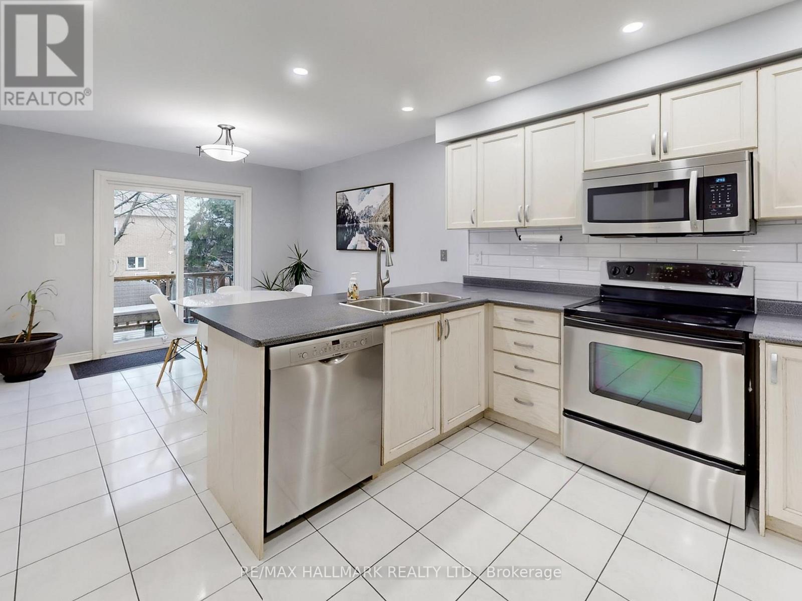 156 Stone Road, Aurora, Ontario  L4G 6Y9 - Photo 15 - N12962716