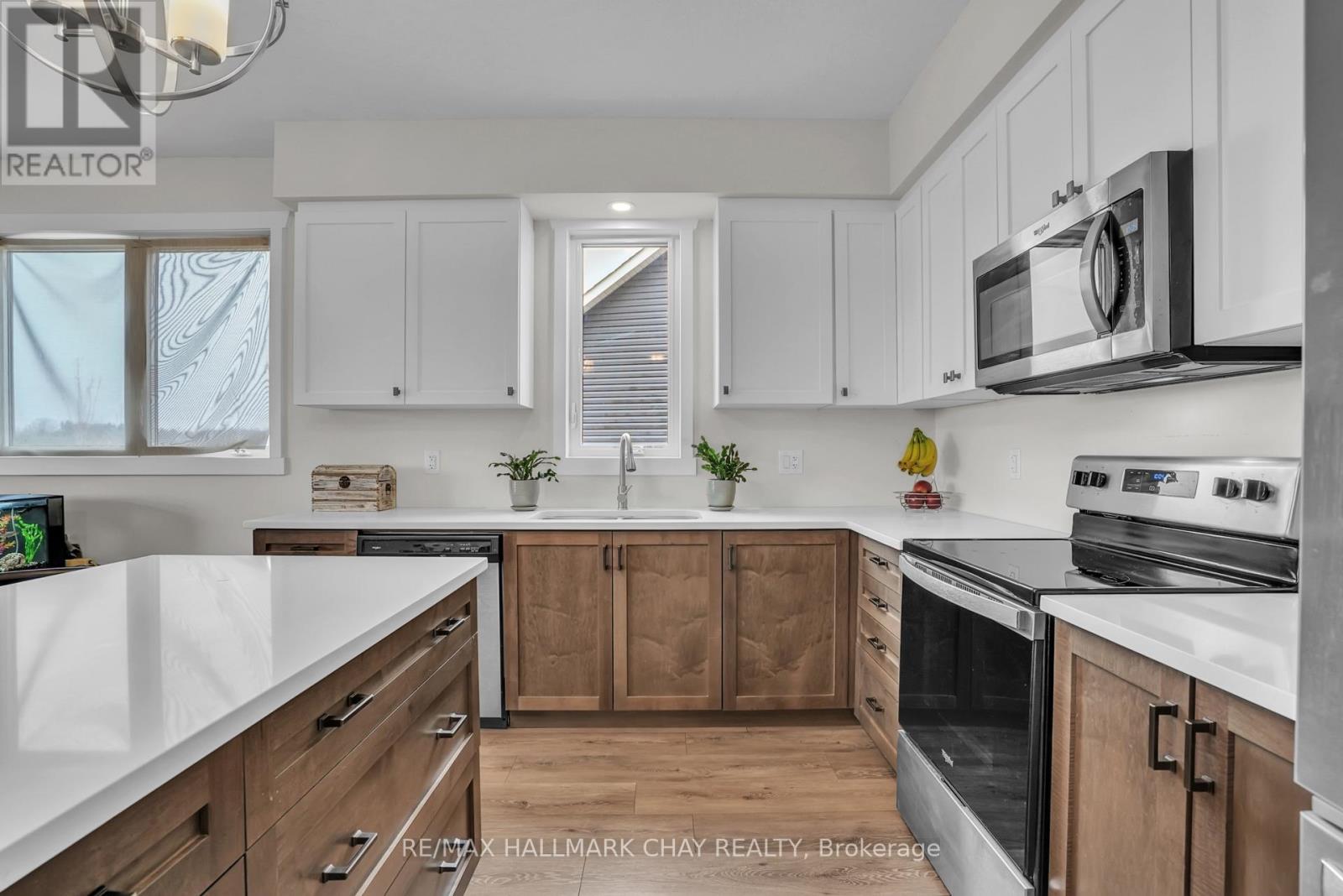 47 Allenwood Road, Springwater (Elmvale), Ontario  L0L 1P0 - Photo 9 - S12962628